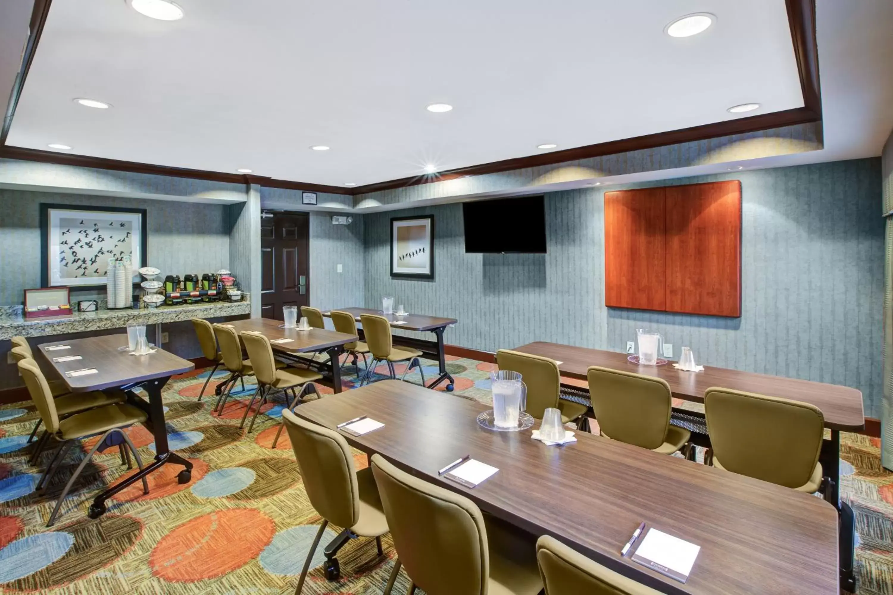 Meeting/conference room in Staybridge Suites Louisville - East, an IHG Hotel