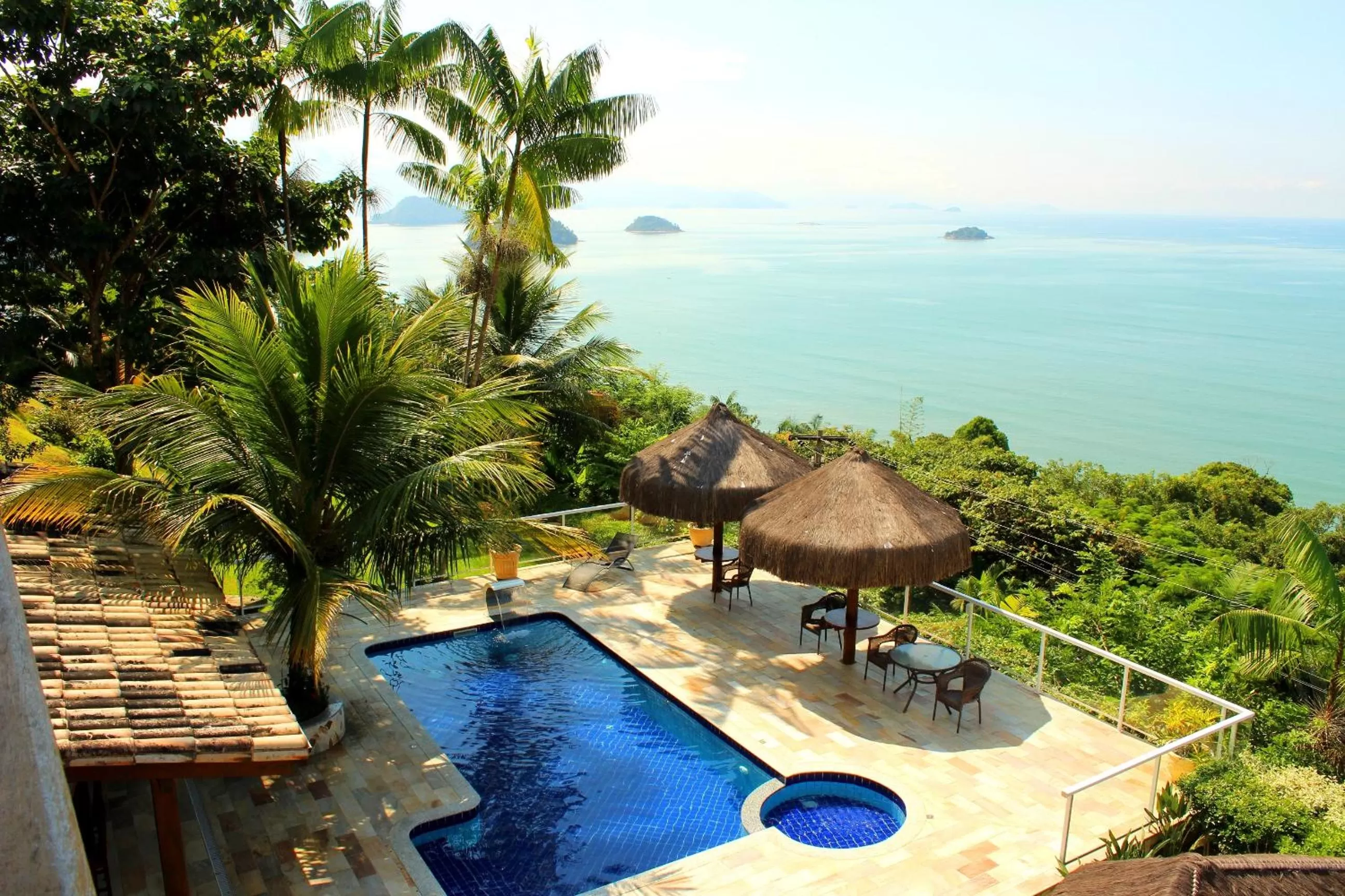 Pool view in Pousada Recanto de Paraty