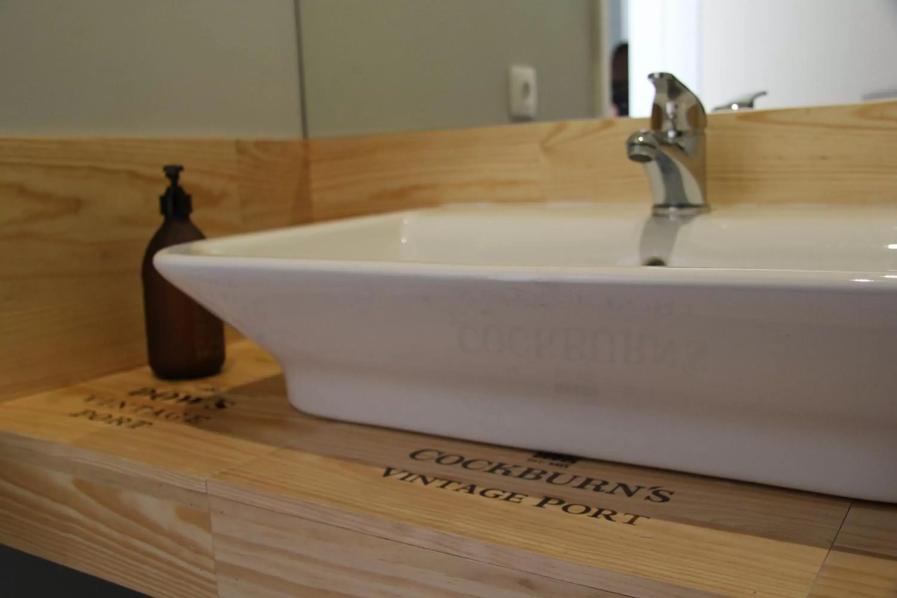 Bathroom in Decanting Porto House