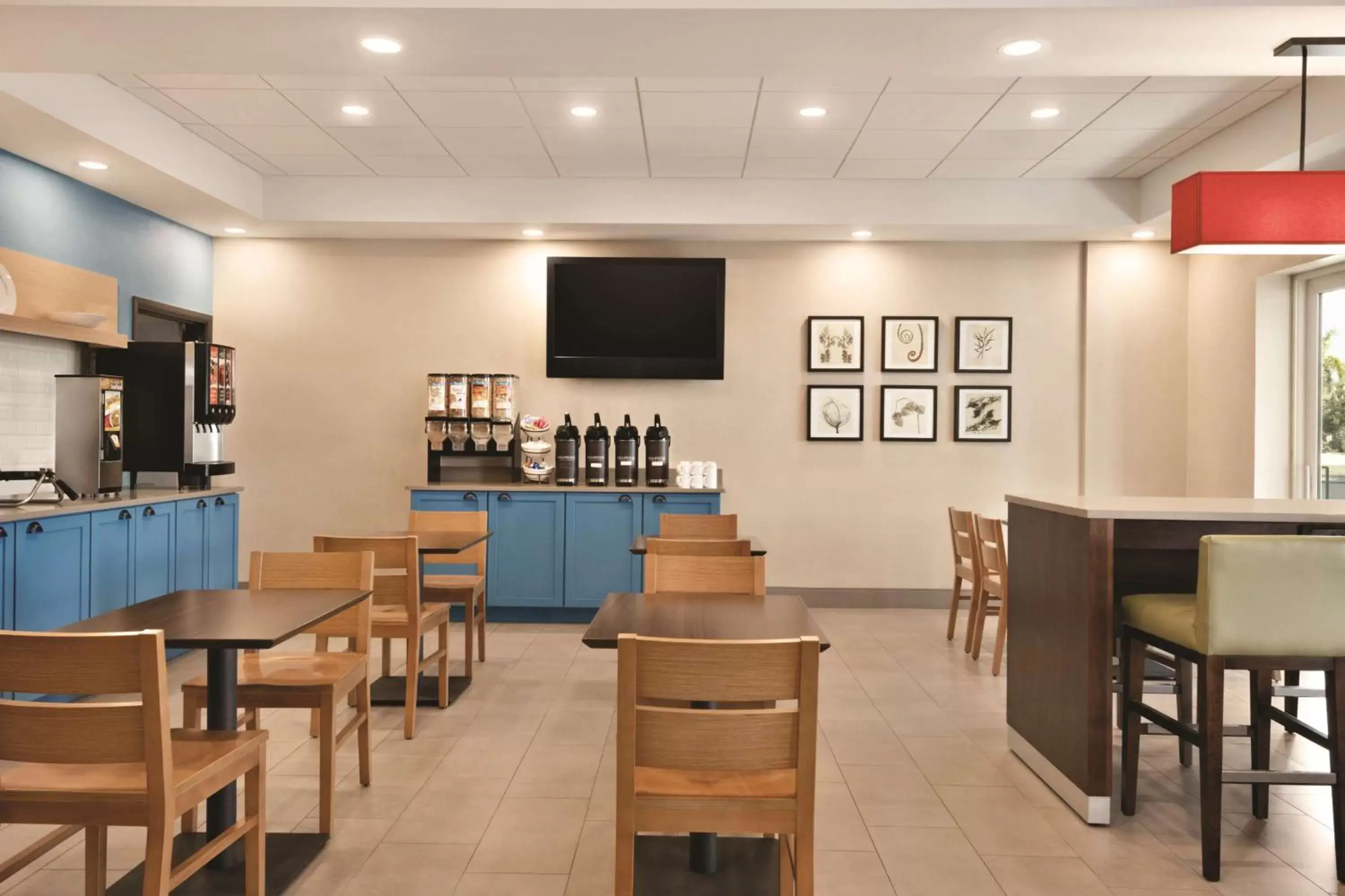 Restaurant/places to eat, Lounge/Bar in Country Inn & Suites by Radisson, Bradenton-Lakewood-Ranch, FL