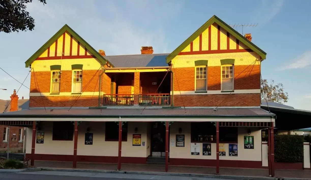 Property Building in Maclean Hotel