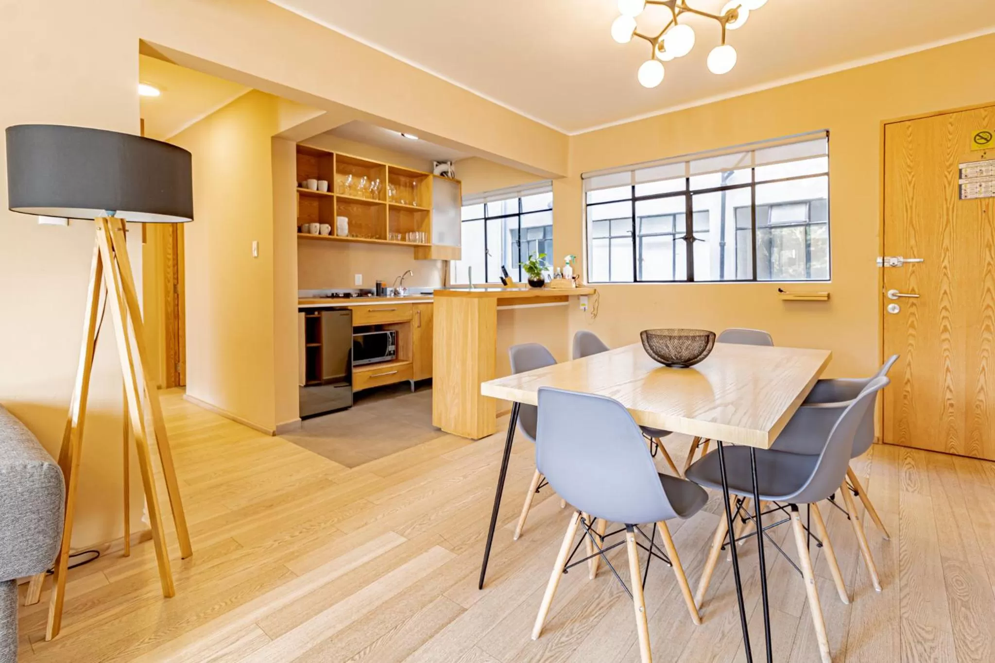 Dining area in Mi Zona Lodging WTC