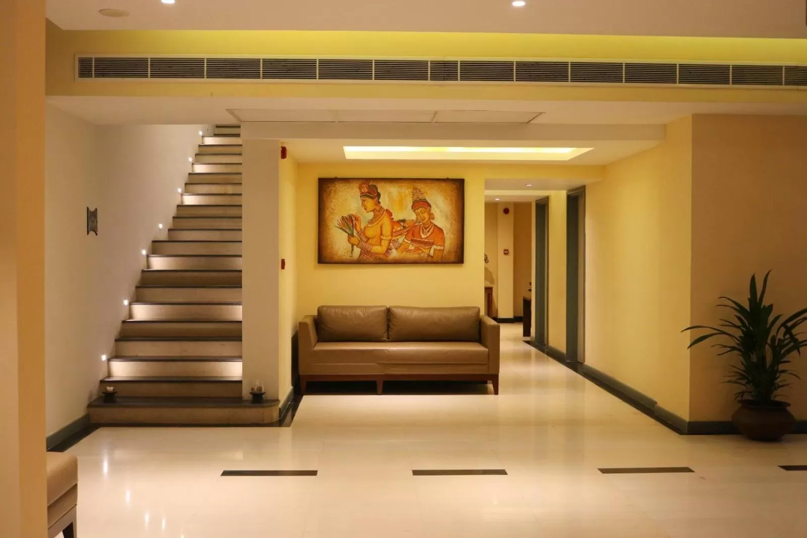 Earl's Regent Negombo "Golden Shore at Your Door - Find Your Dream Stay"