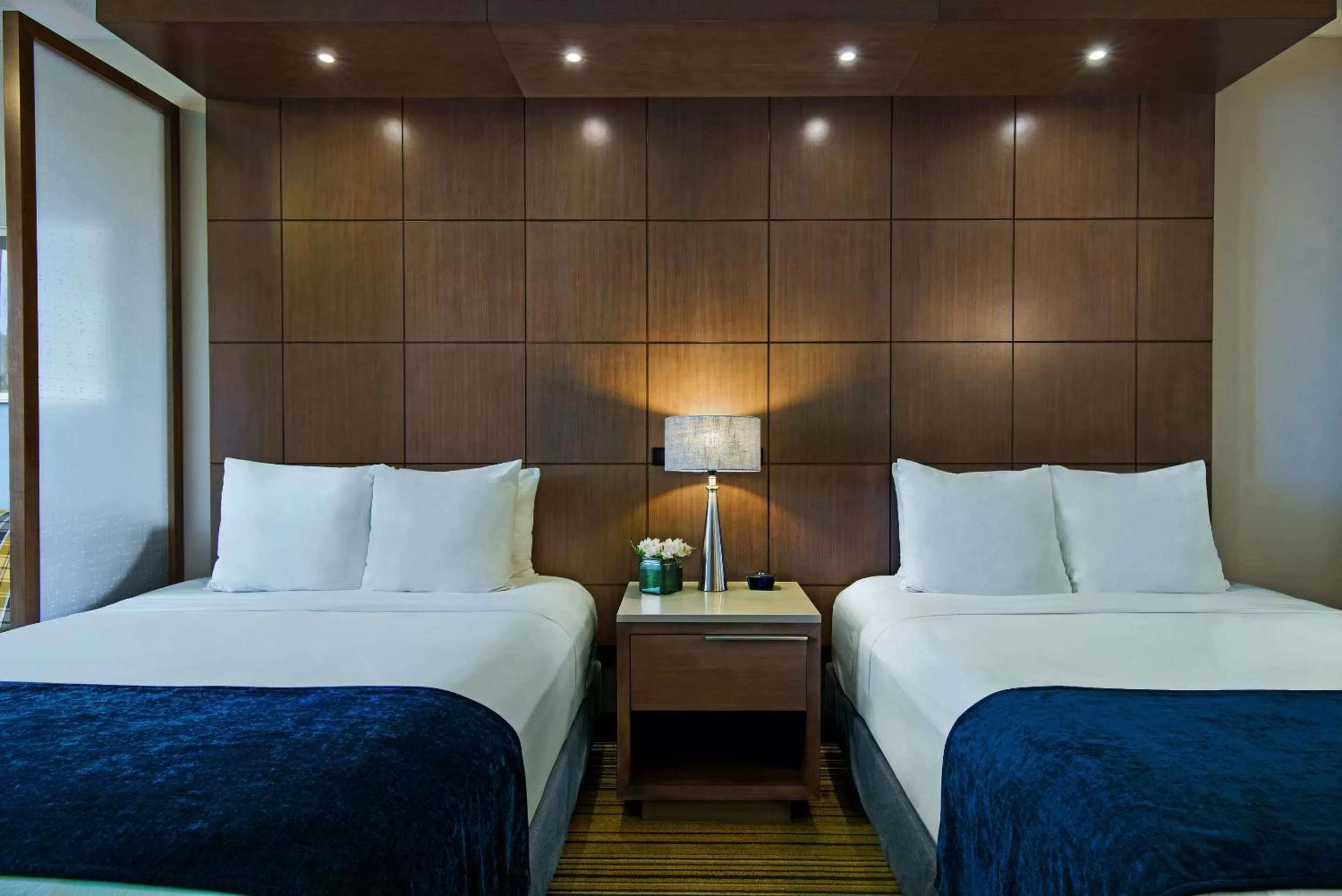 Bedroom, Bed in Oxford Suites Spokane Downtown