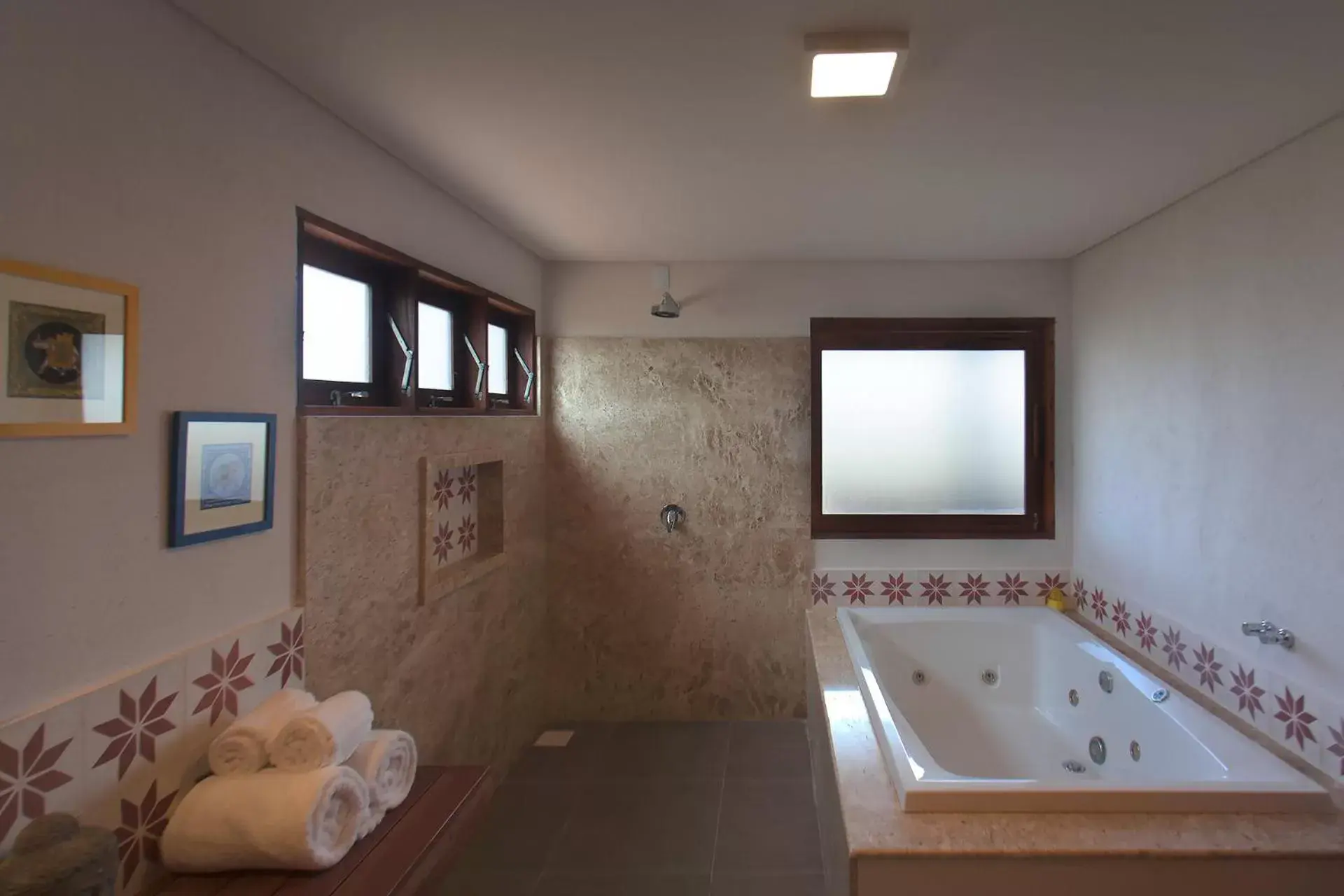 Hot Tub, Bathroom in Zorah Beach Hotel