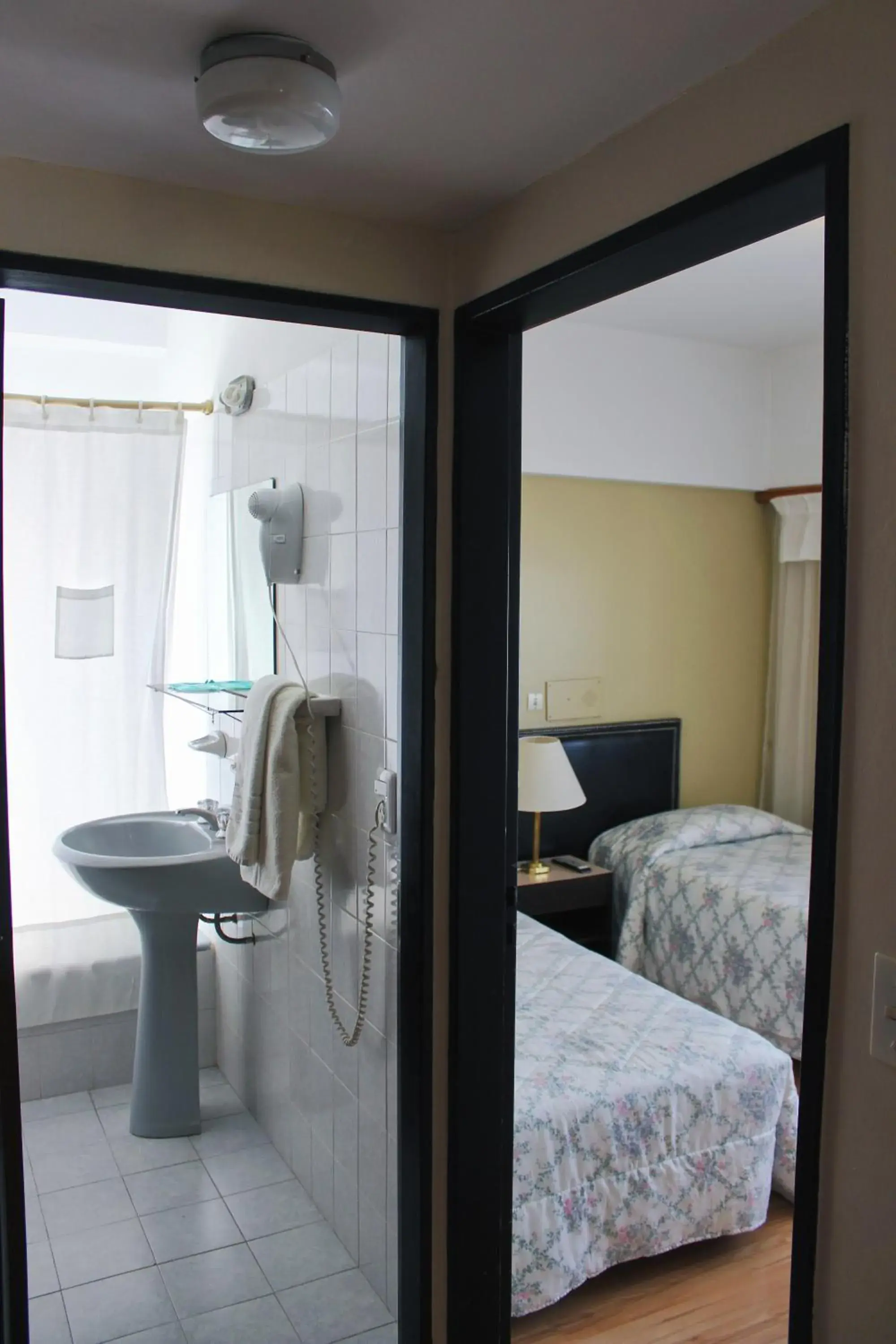 Bathroom in Hotel Rayentray Trelew