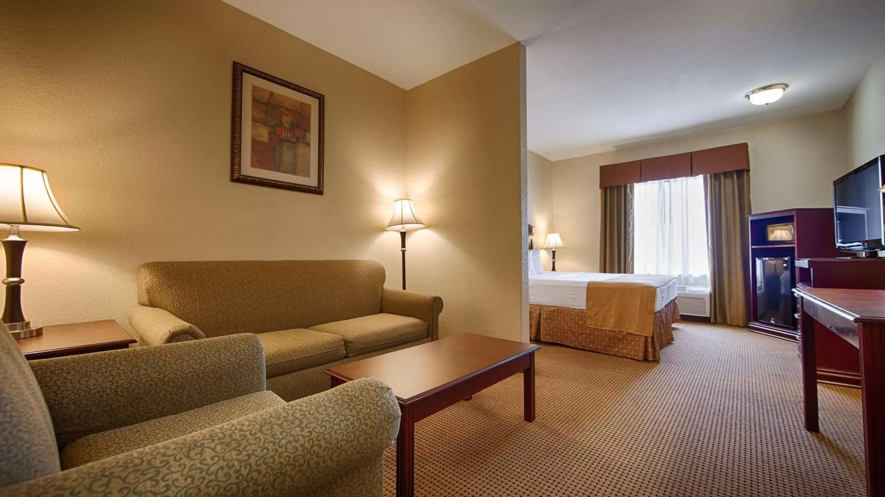 Photo of the whole room, Seating Area in Best Western Palace Inn & Suites