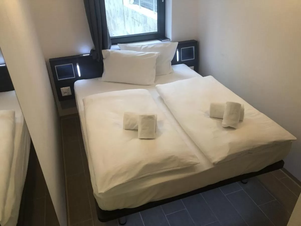 Deluxe Single Room with Queensize Bed in Augustus Hotel Bernkastel - Comfortable Budget Hotel