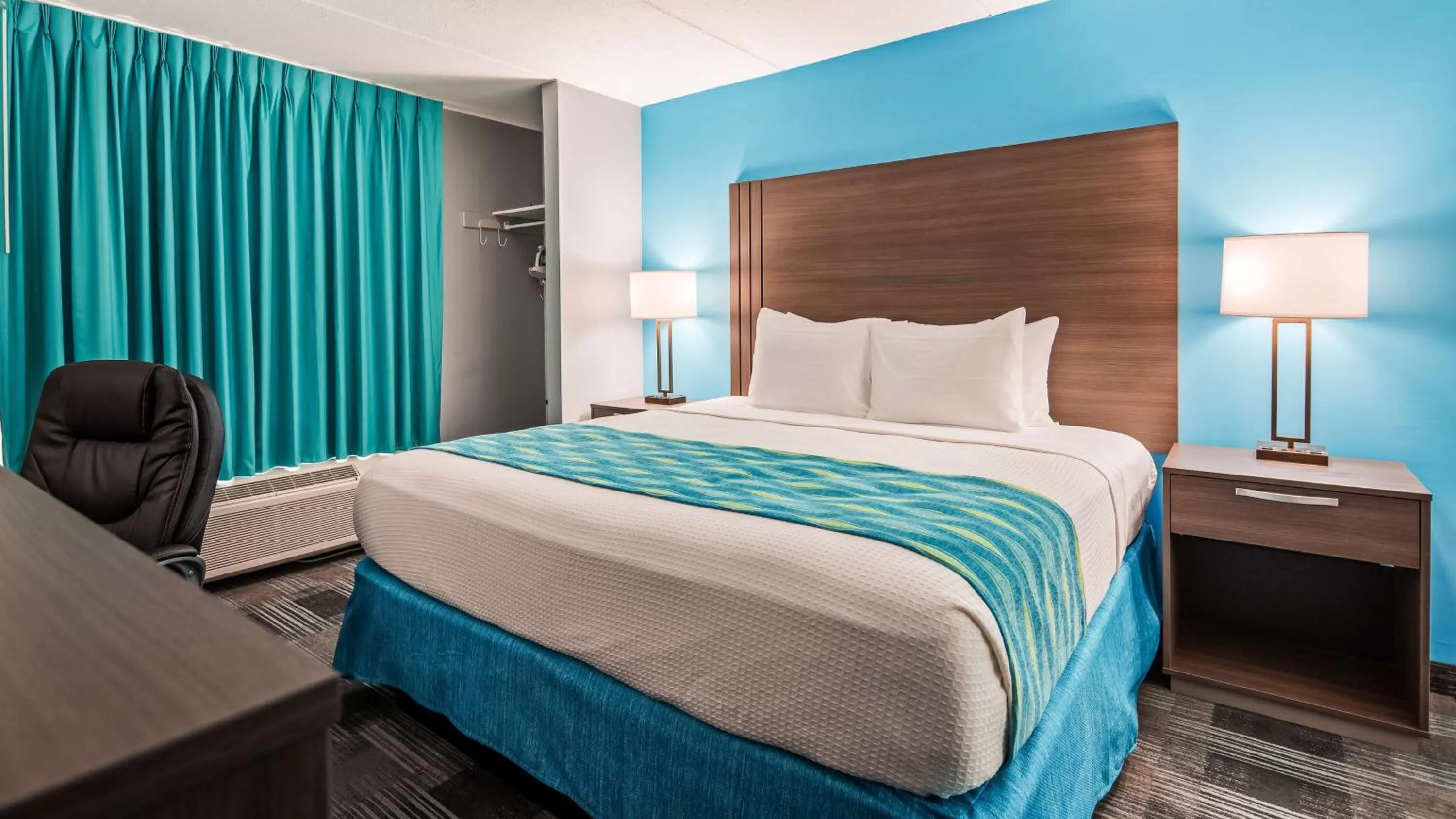 Photo of the whole room, Bed in SureStay Hotel by Best Western Jacksonville South