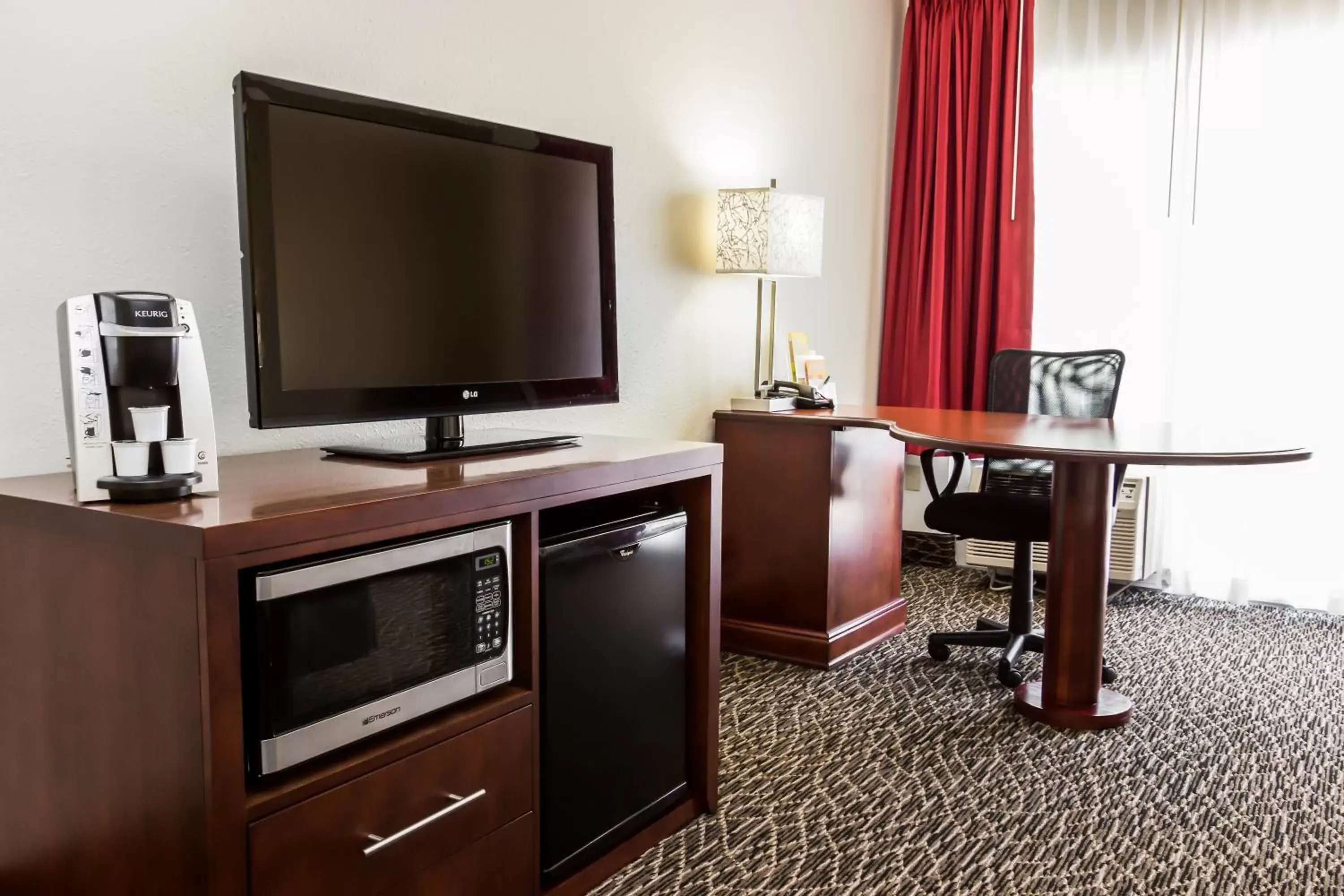 TV and multimedia, TV/Entertainment Center in La Quinta by Wyndham Clearwater Central
