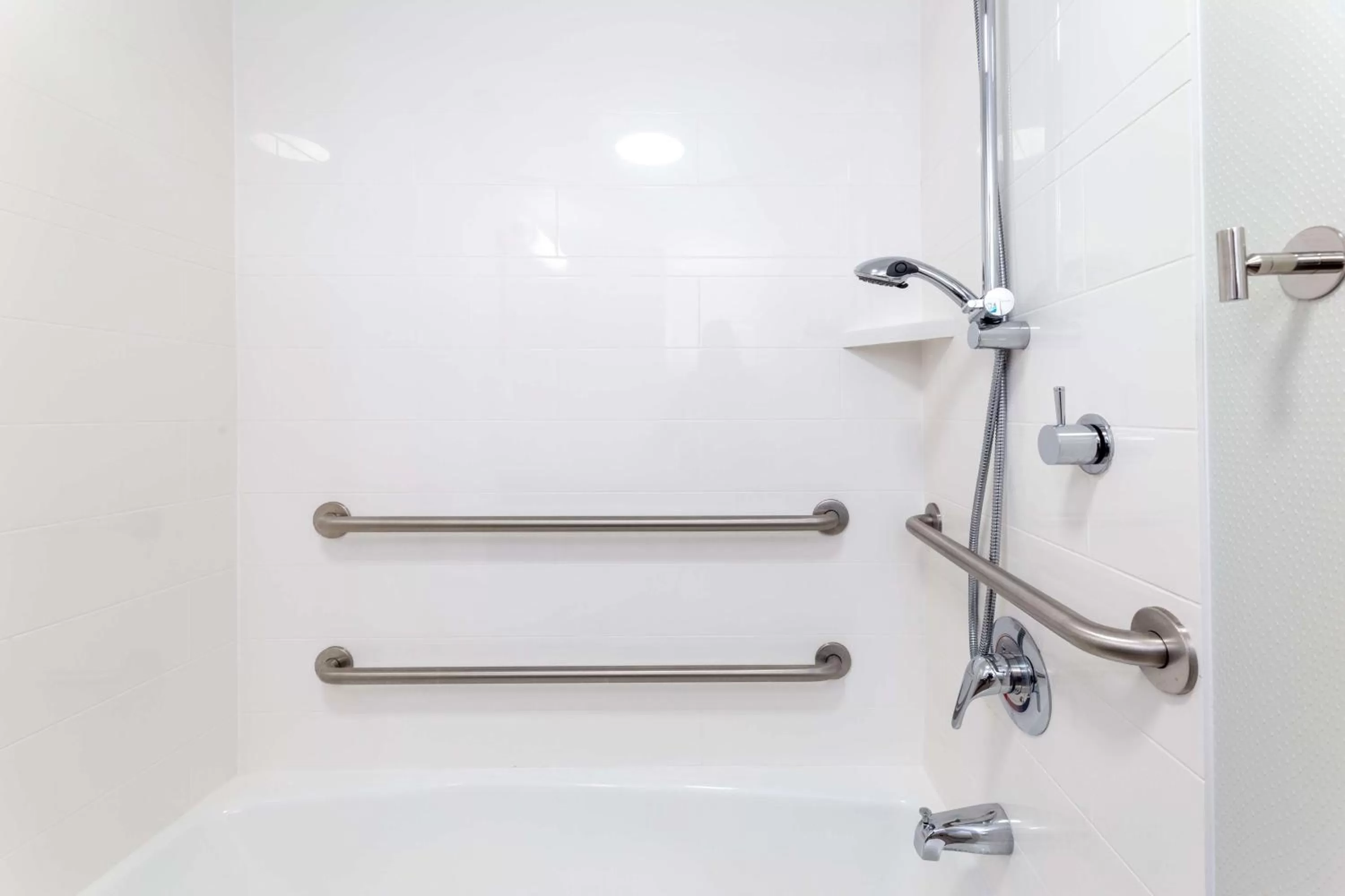 Bathroom in Hampton Inn Christiansburg/Blacksburg