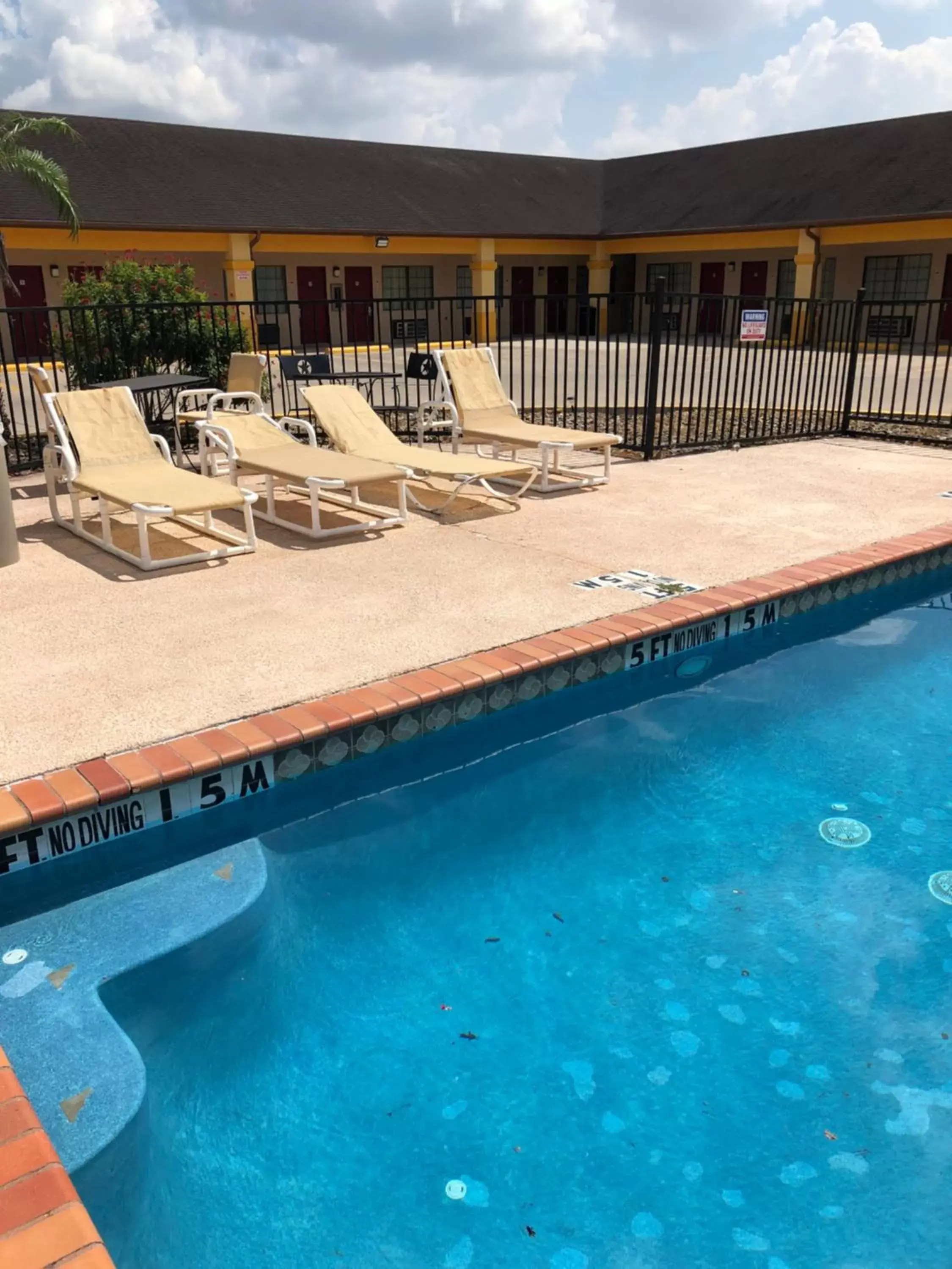 Swimming Pool in Los Fresnos Inn and Suites