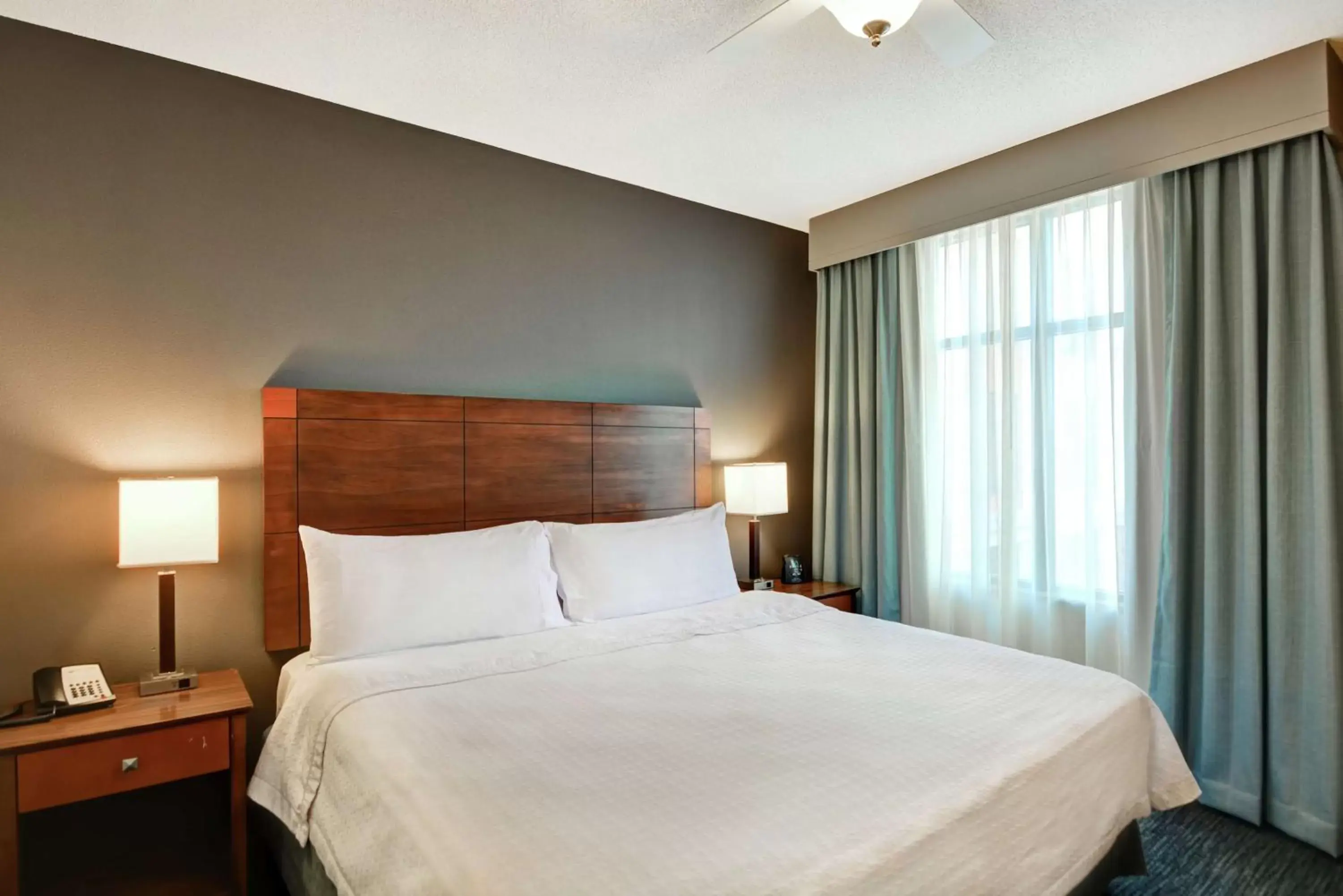 Bed in Homewood Suites Mobile East Bay/Daphne