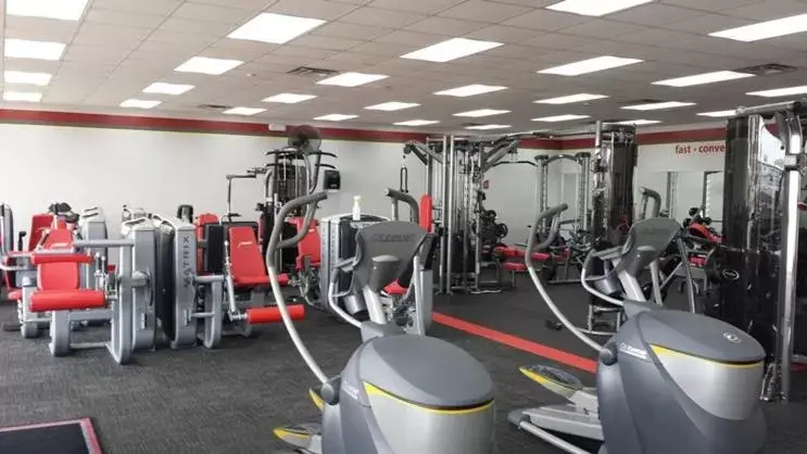 Fitness centre/facilities, Fitness Center/Facilities in Super 8 by Wyndham Blackwell