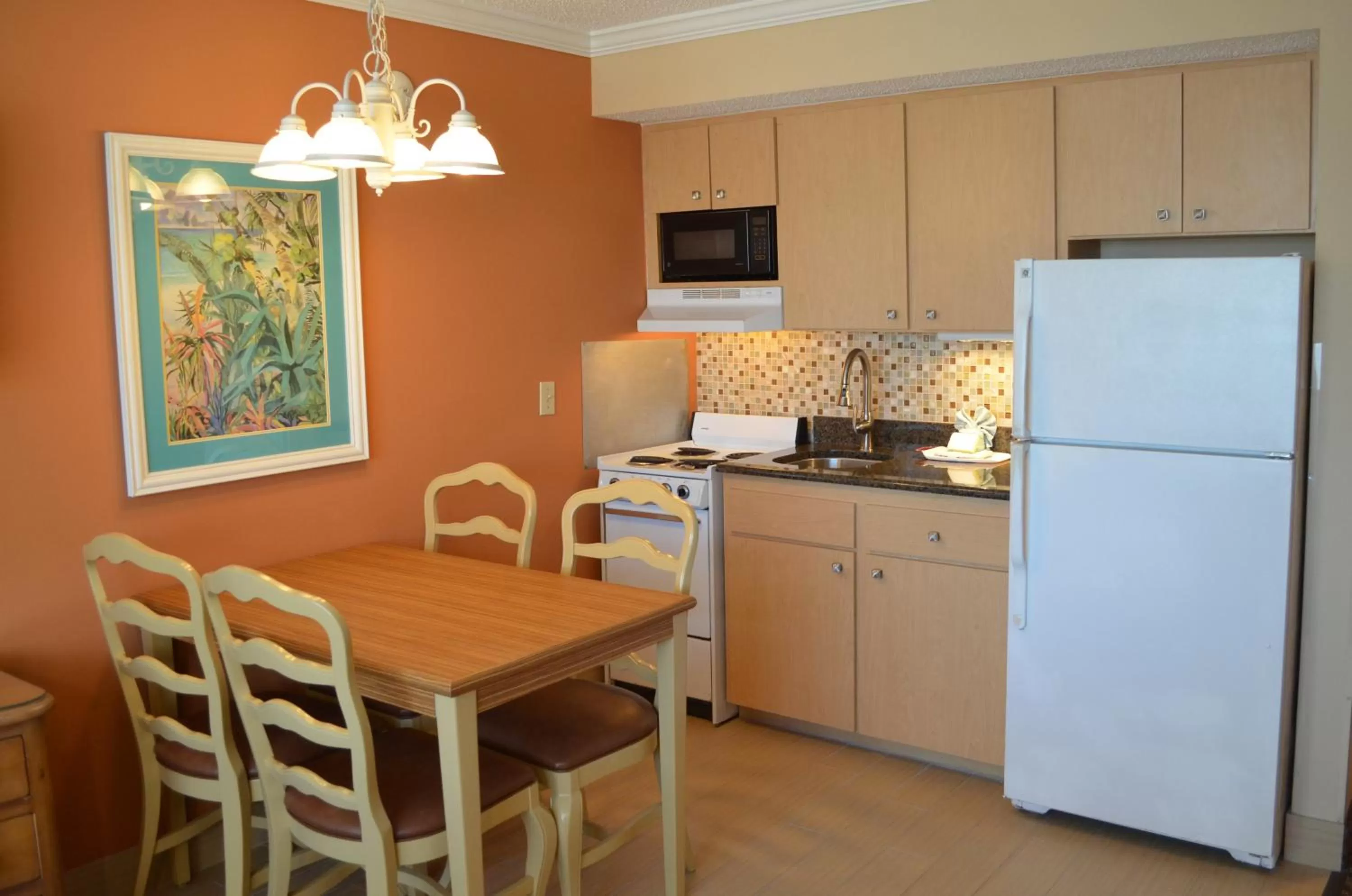 Kitchen or kitchenette in Sun Viking Lodge - Daytona Beach