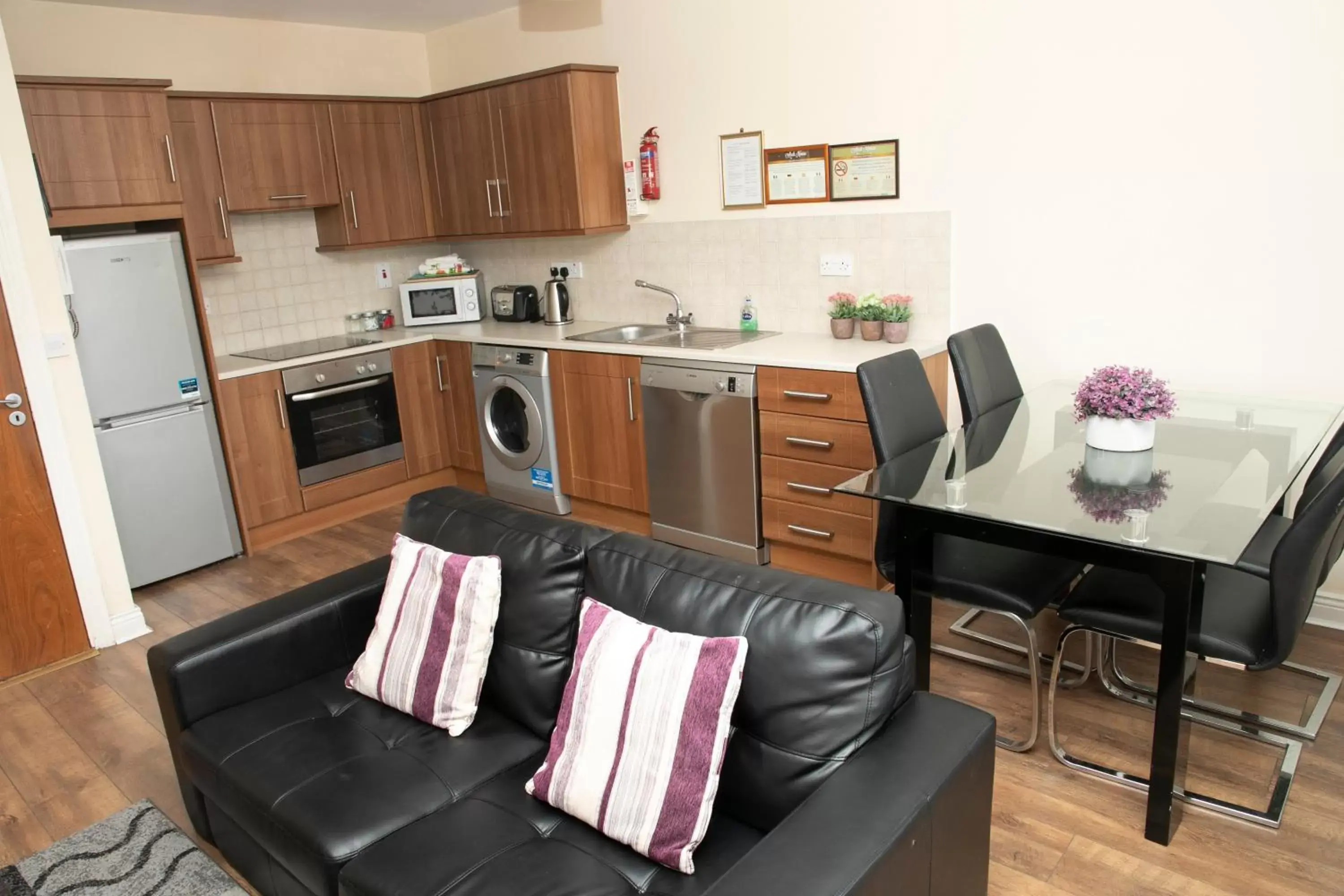 Kitchen or kitchenette in Arch House B&B & Apartments