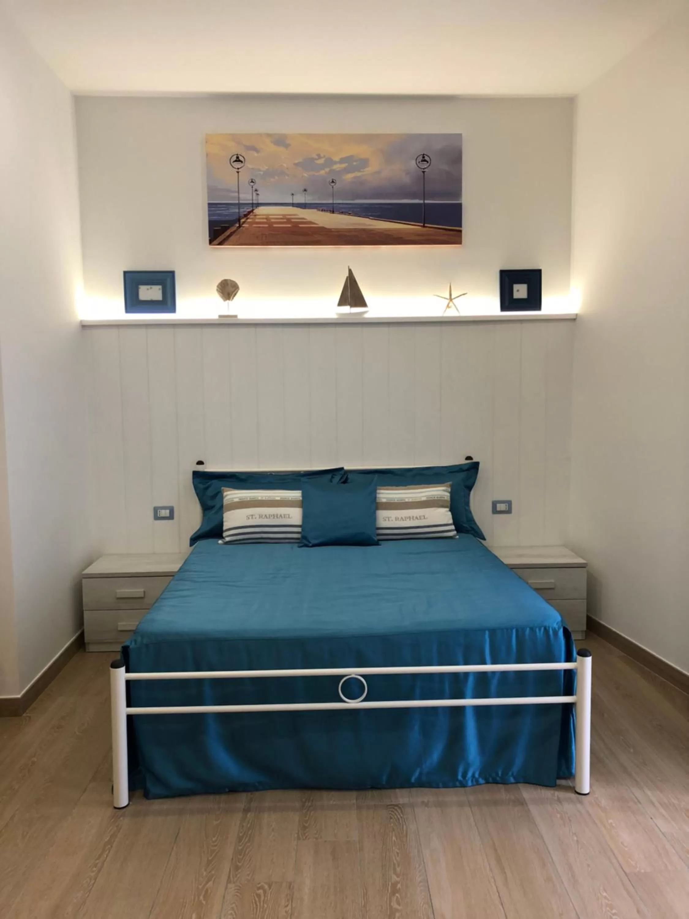 Property building, Bed in Antica Capri