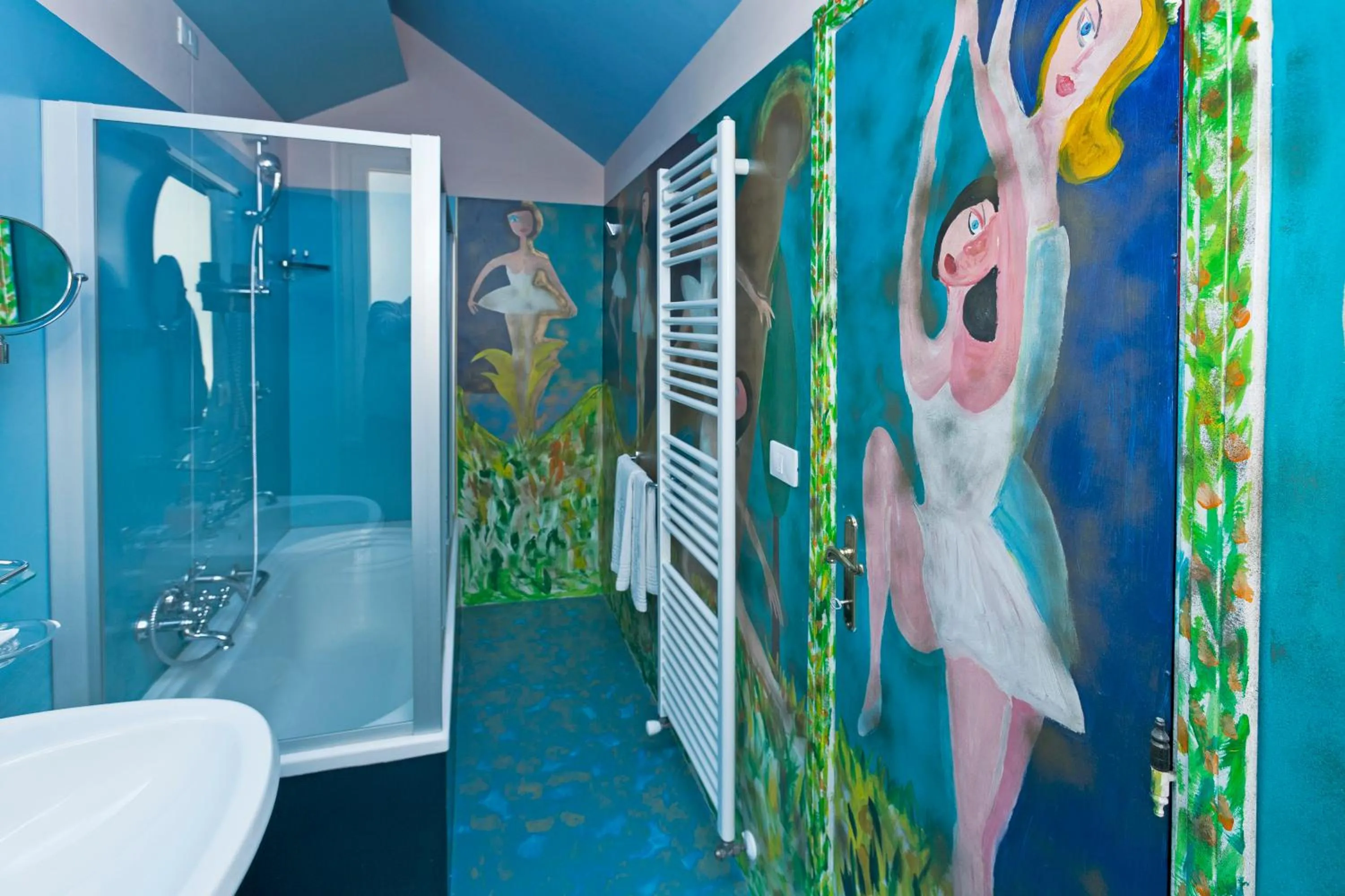 Bathroom in Hotel Alexander Museum Palace