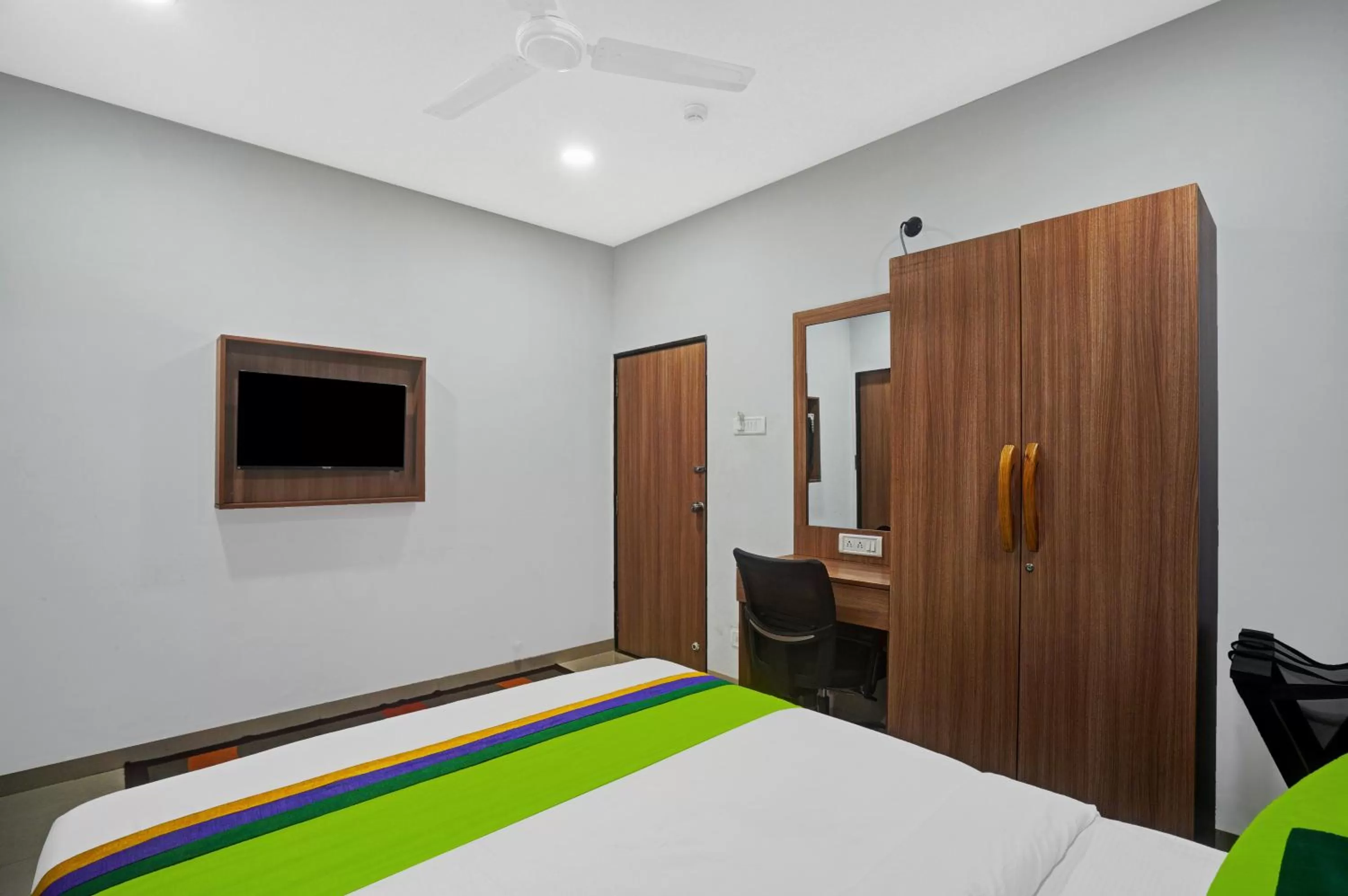 Bed in Treebo Trend Wow - Surat Station