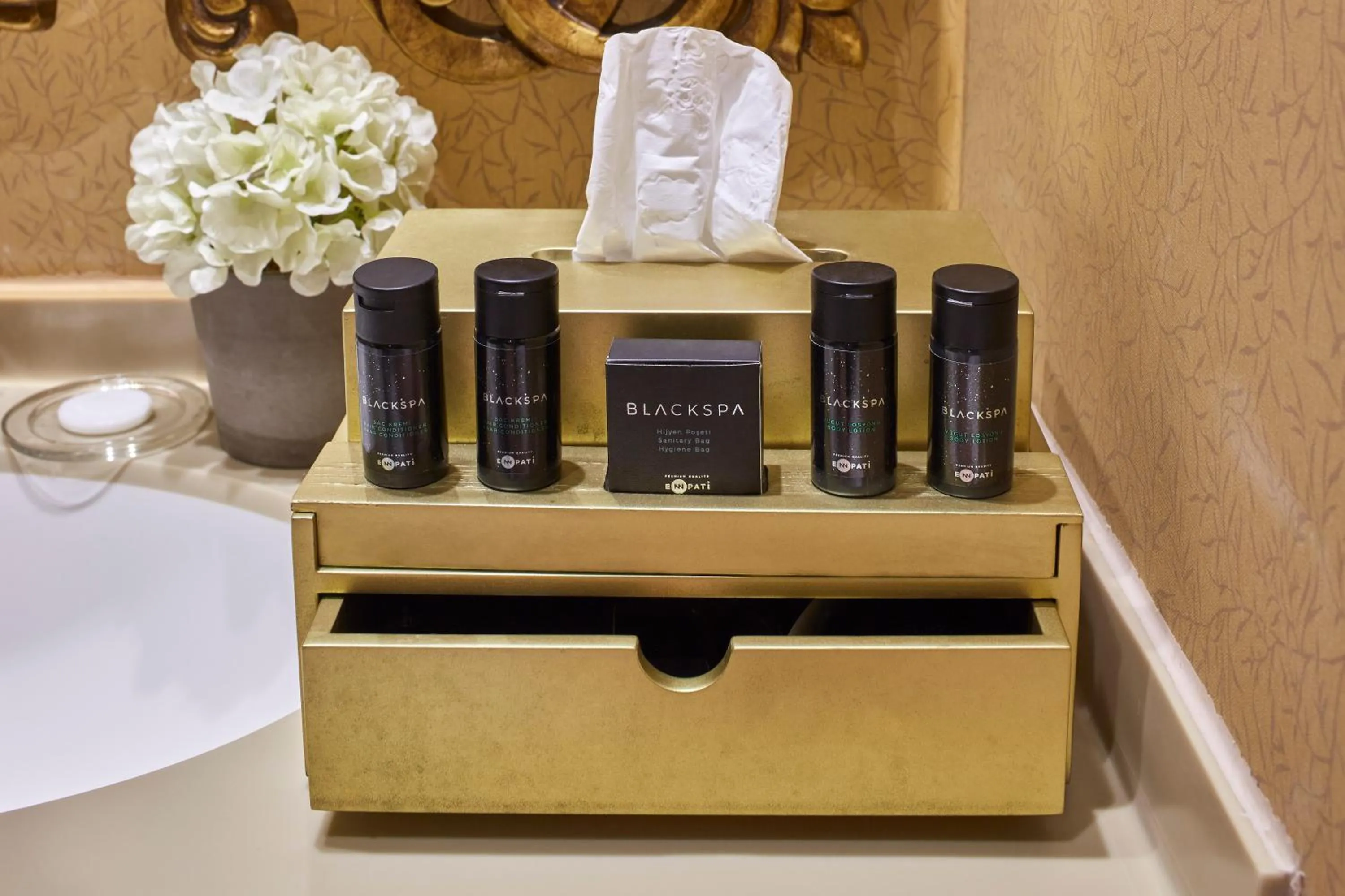 Shower in Taksim Prelude Hotel