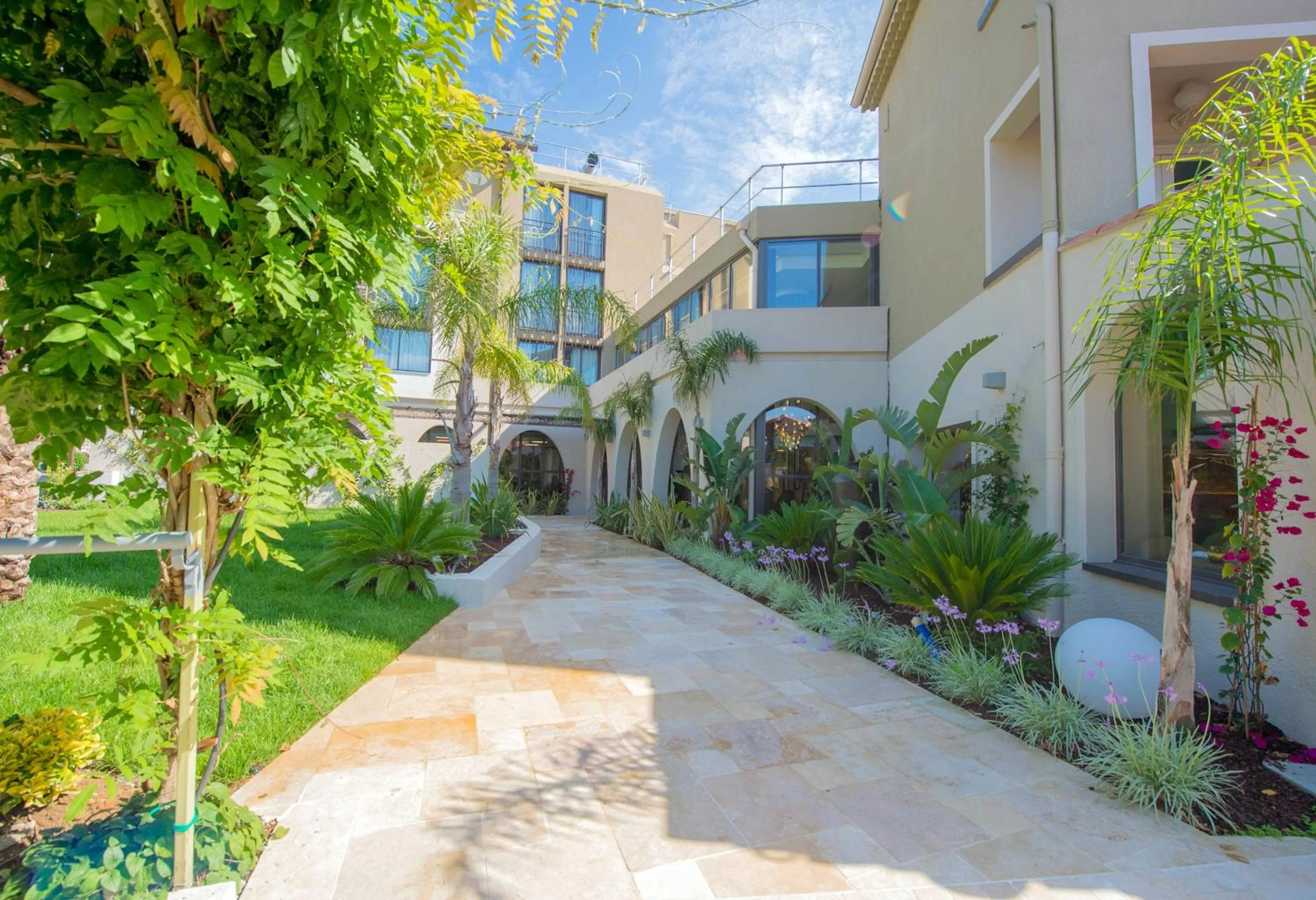 Property building in Hotel Lou Castelet