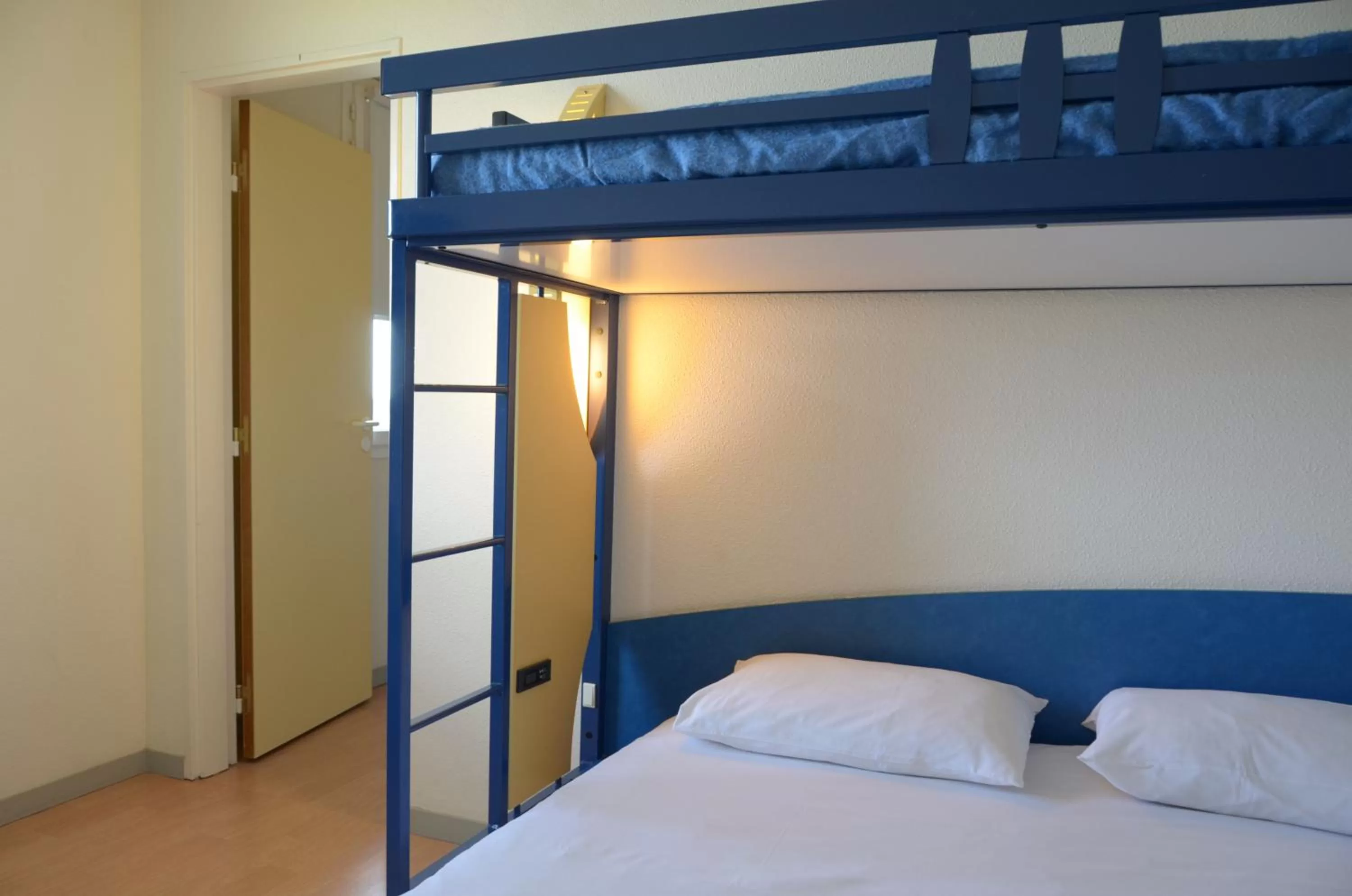 Photo of the whole room, Bed in ibis budget Nevers Varennes Vauzelles