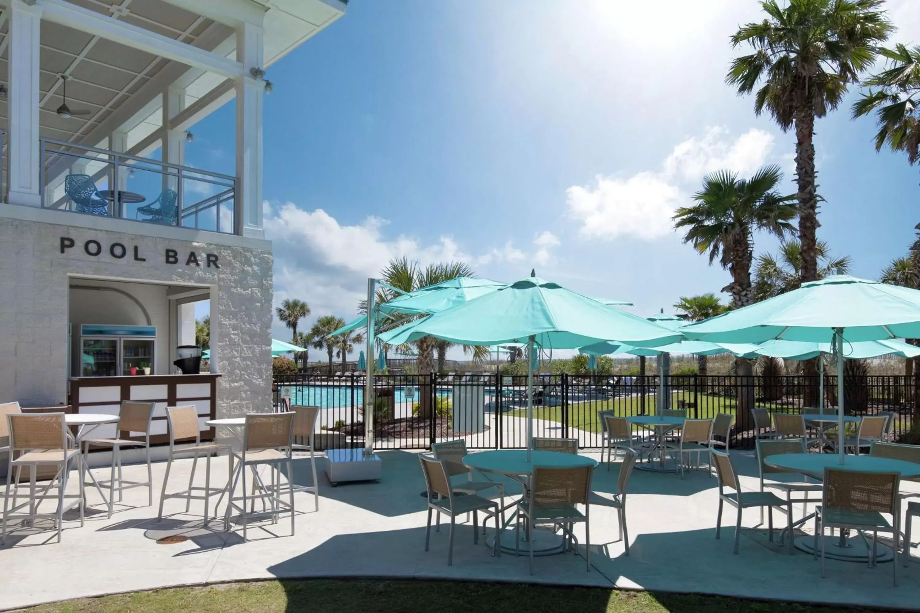 Swimming pool, Restaurant/Places to Eat in DoubleTree Resort by Hilton Myrtle Beach Oceanfront
