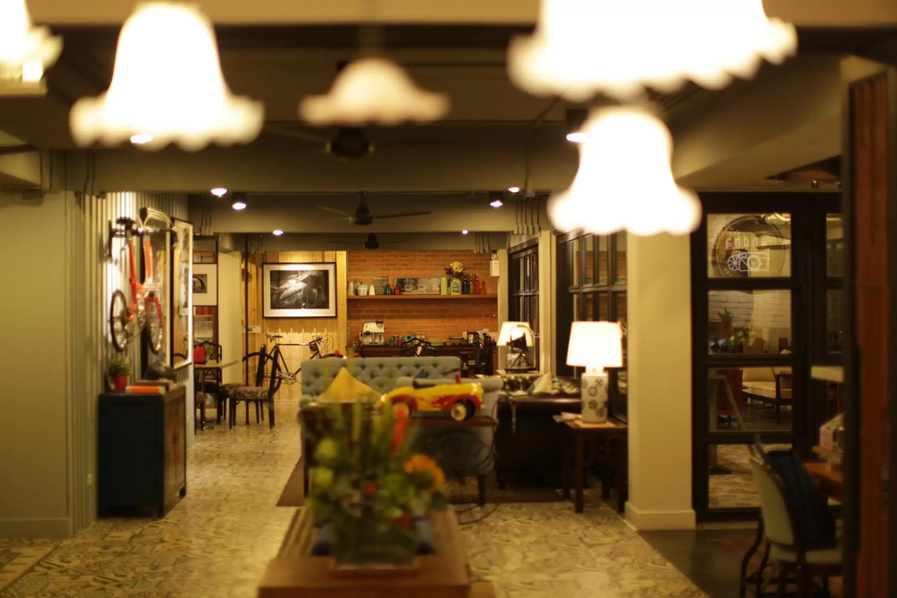 Living room, Restaurant/Places to Eat in Nandha Hotel