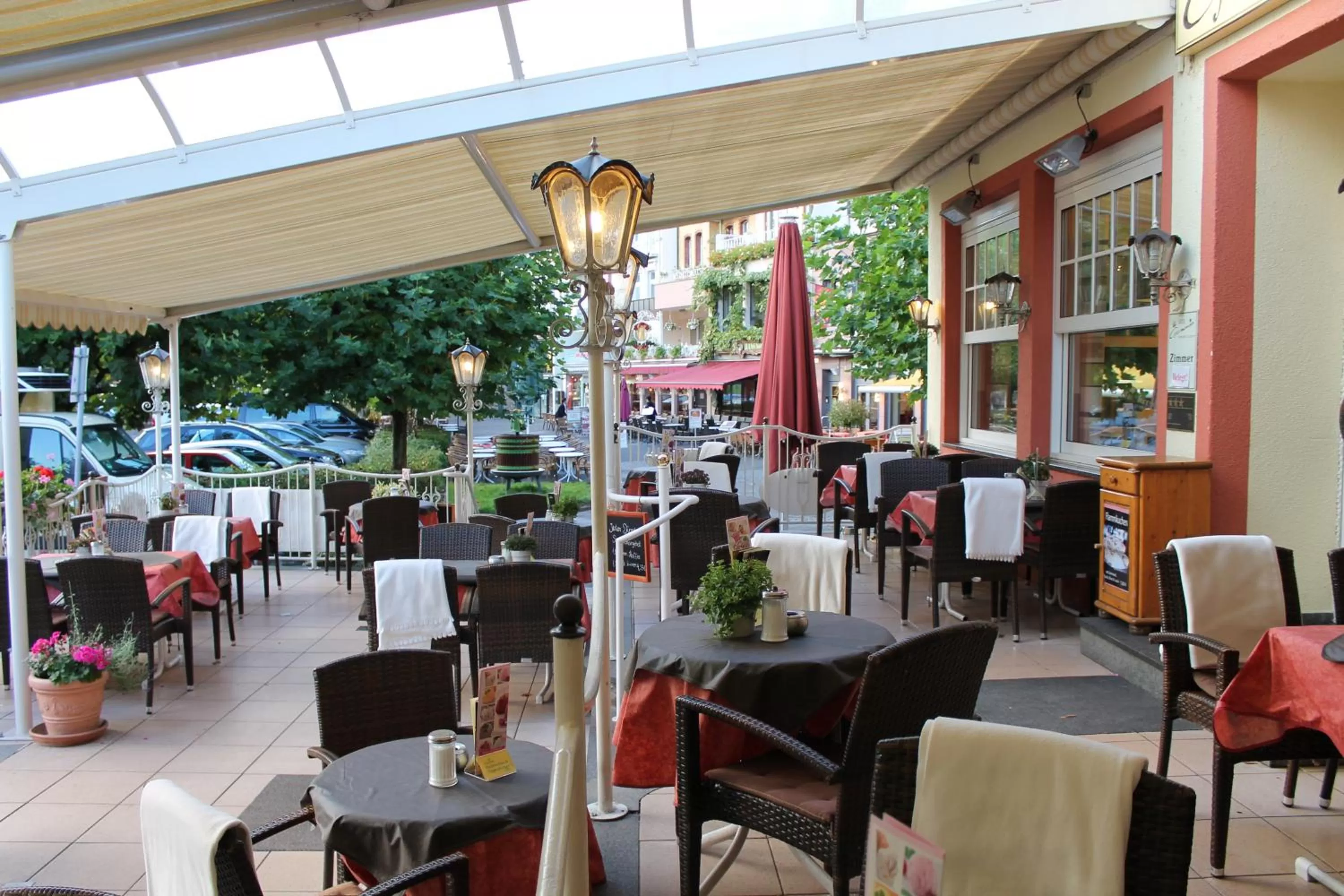 Restaurant/places to eat in Hotel Germania