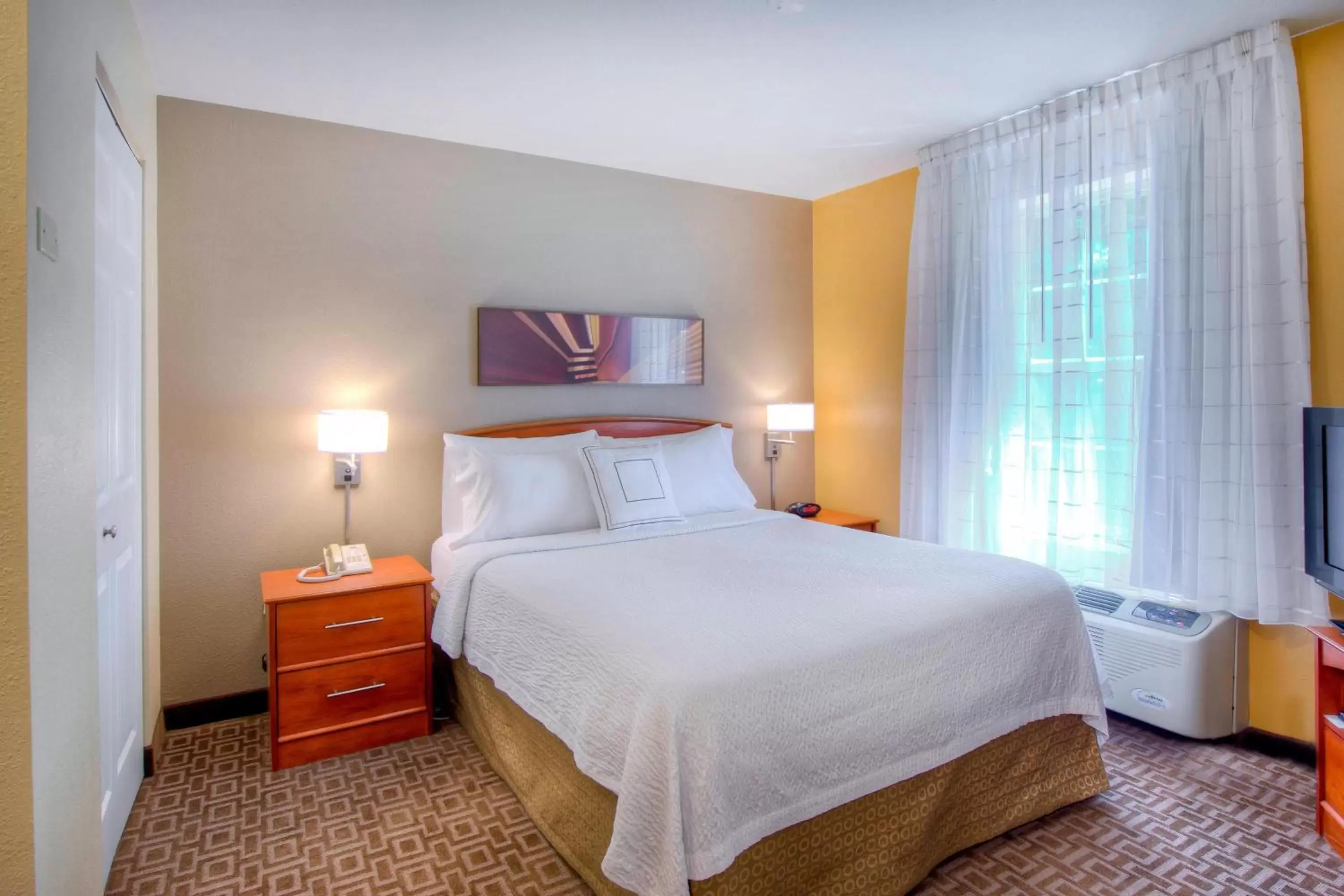 Bedroom, Bed in TownePlace Suites Raleigh Cary/Weston Parkway