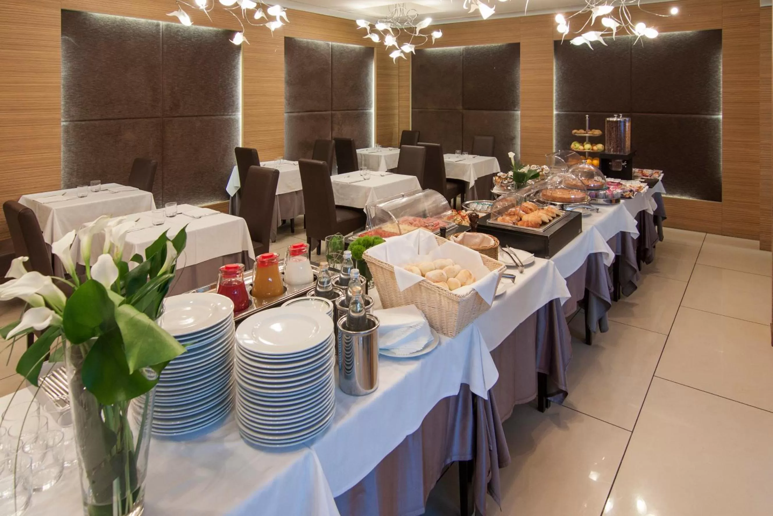 Continental breakfast in Inverigo Hotel