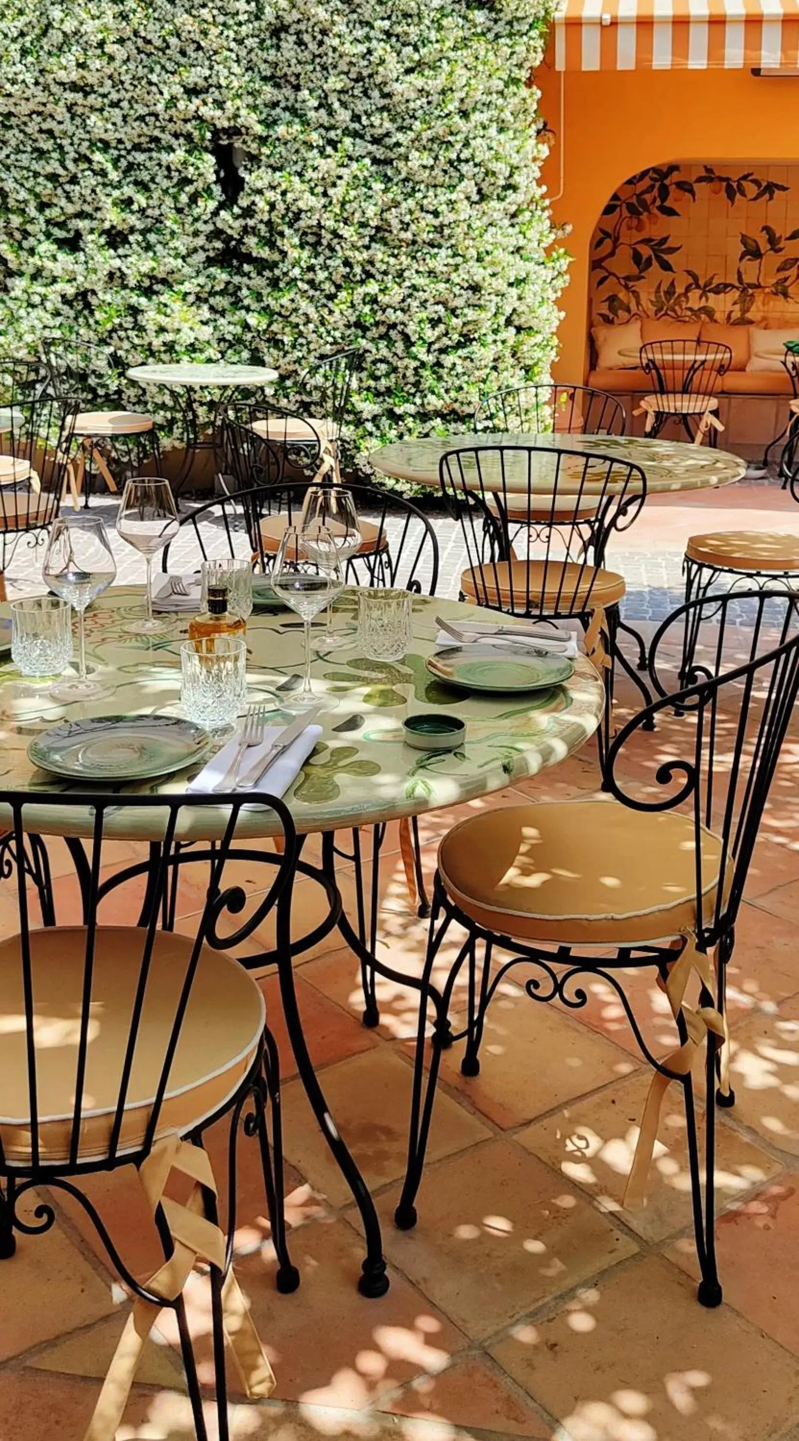 Restaurant/places to eat in Hôtel La Pérouse Nice Baie des Anges Restaurant/places to eat in Hôtel La Pérouse Nice Baie des Anges