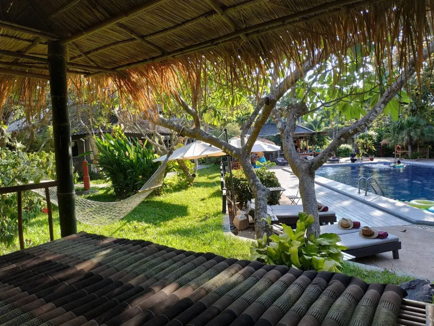 Pool view in Let's Hyde Pattaya Resort & Villas - Pool Cabanas