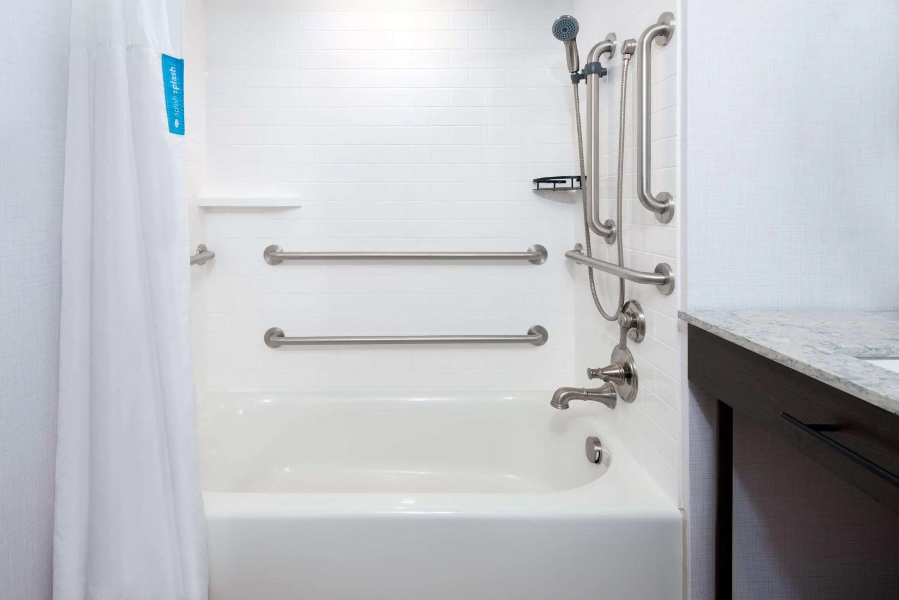 Bathroom in Hampton Inn Buffalo-Williamsville