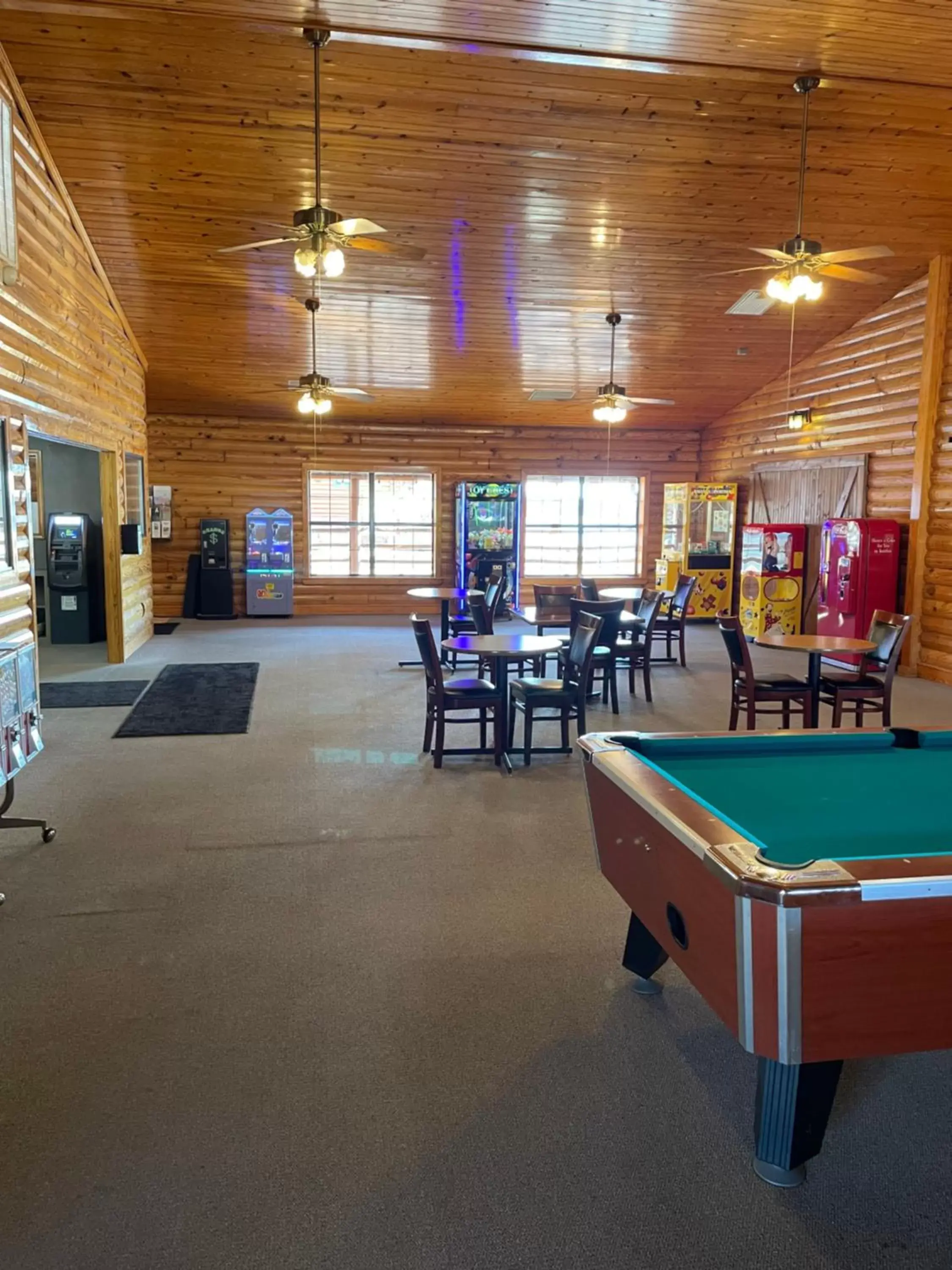 Game Room, Billiards in Crown Lake Resort & RV