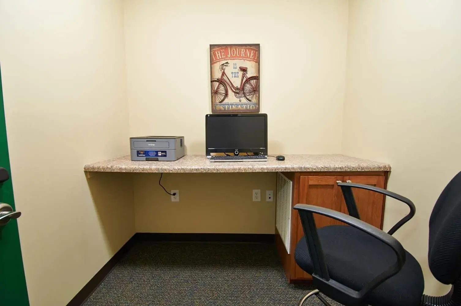 Business facilities, TV/Entertainment Center in Savannah Suites Pleasanton