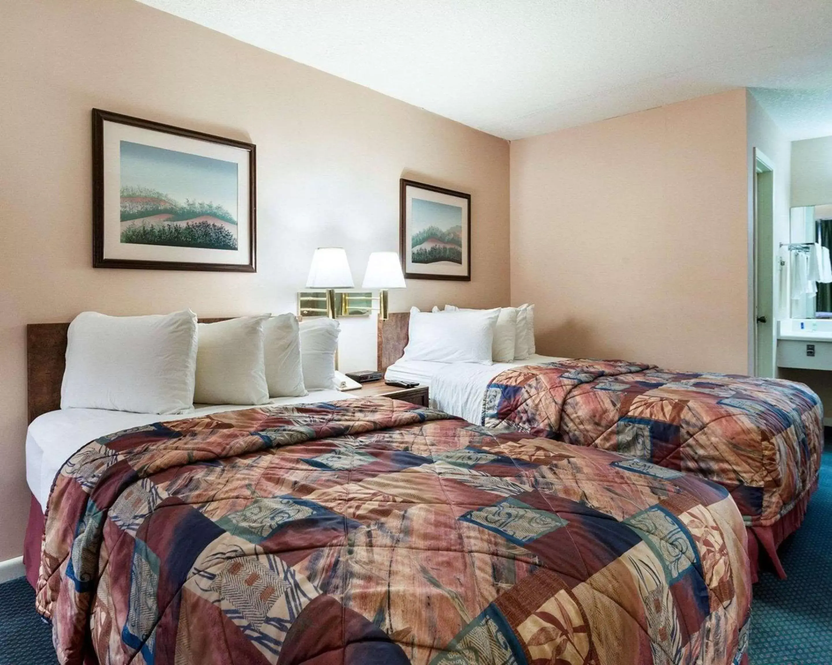 Photo of the whole room in Rodeway Inn Jasper Photo of the whole room in Rodeway Inn Jasper