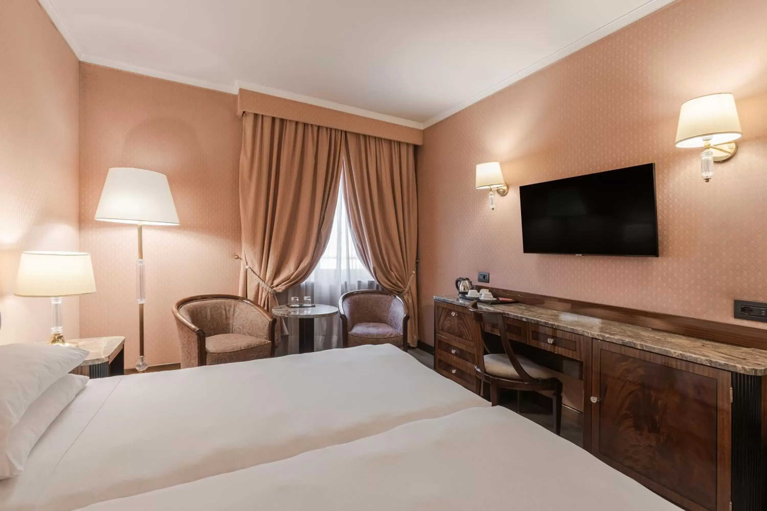 Bedroom, Bed in Doria Grand Hotel