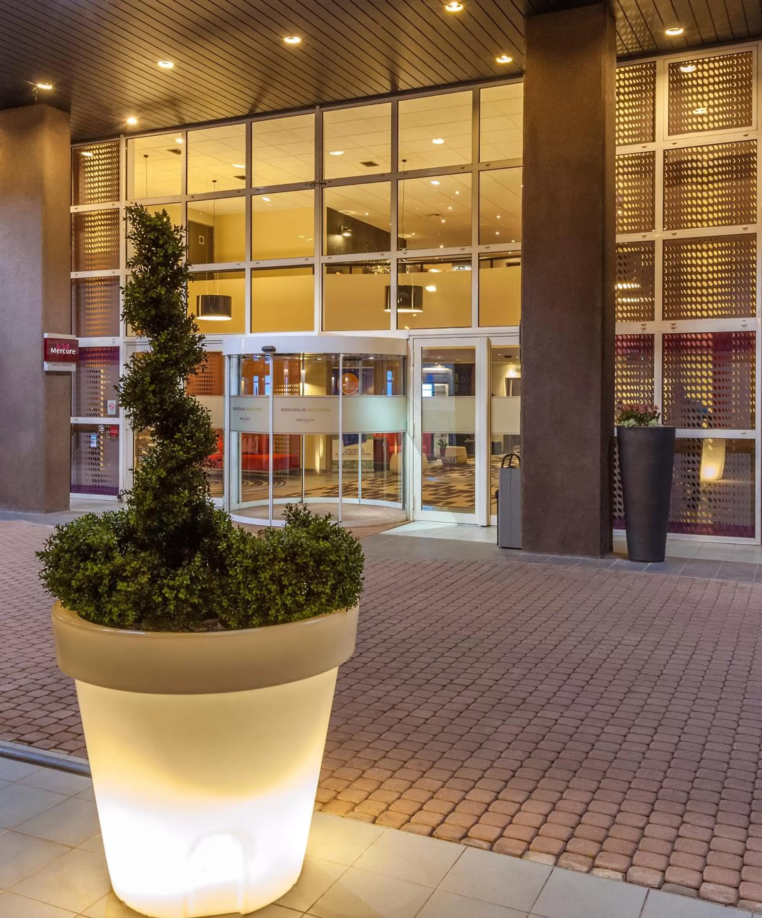 Facade/entrance in Hotel Mercure Grenoble Centre Président