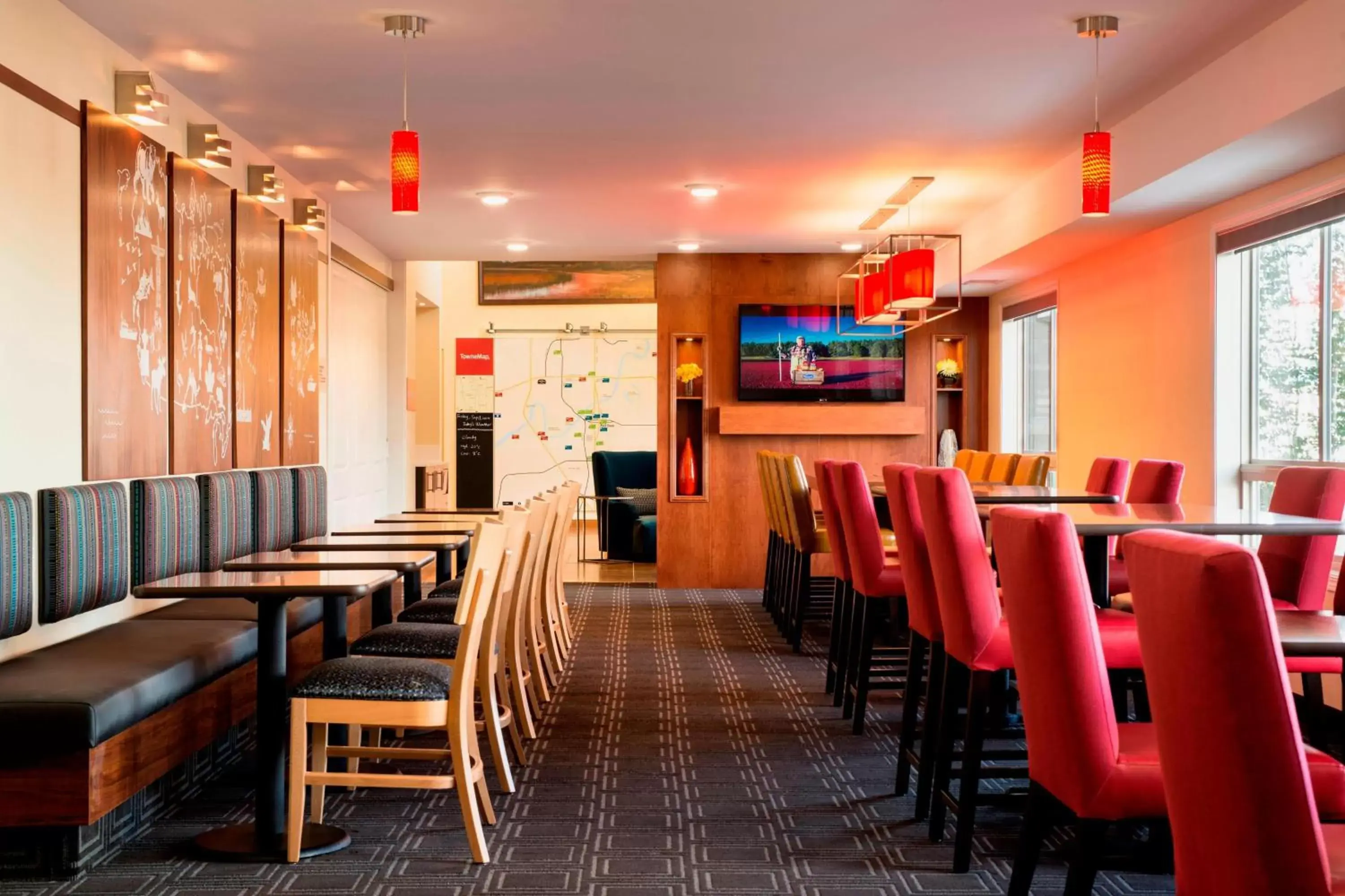 Breakfast, Restaurant/Places to Eat in TownePlace Suites by Marriott Red Deer