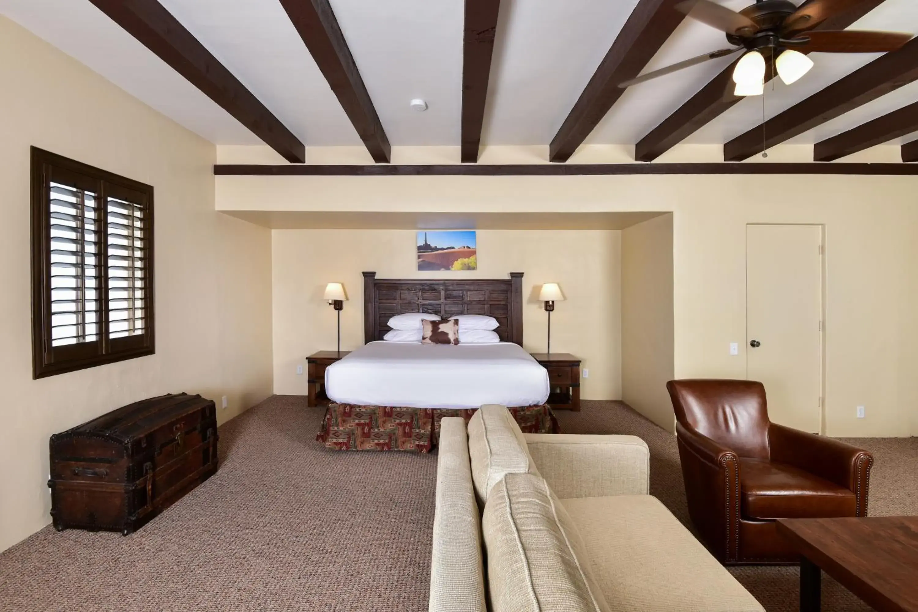 Bedroom, Seating Area in Lodge On The Desert