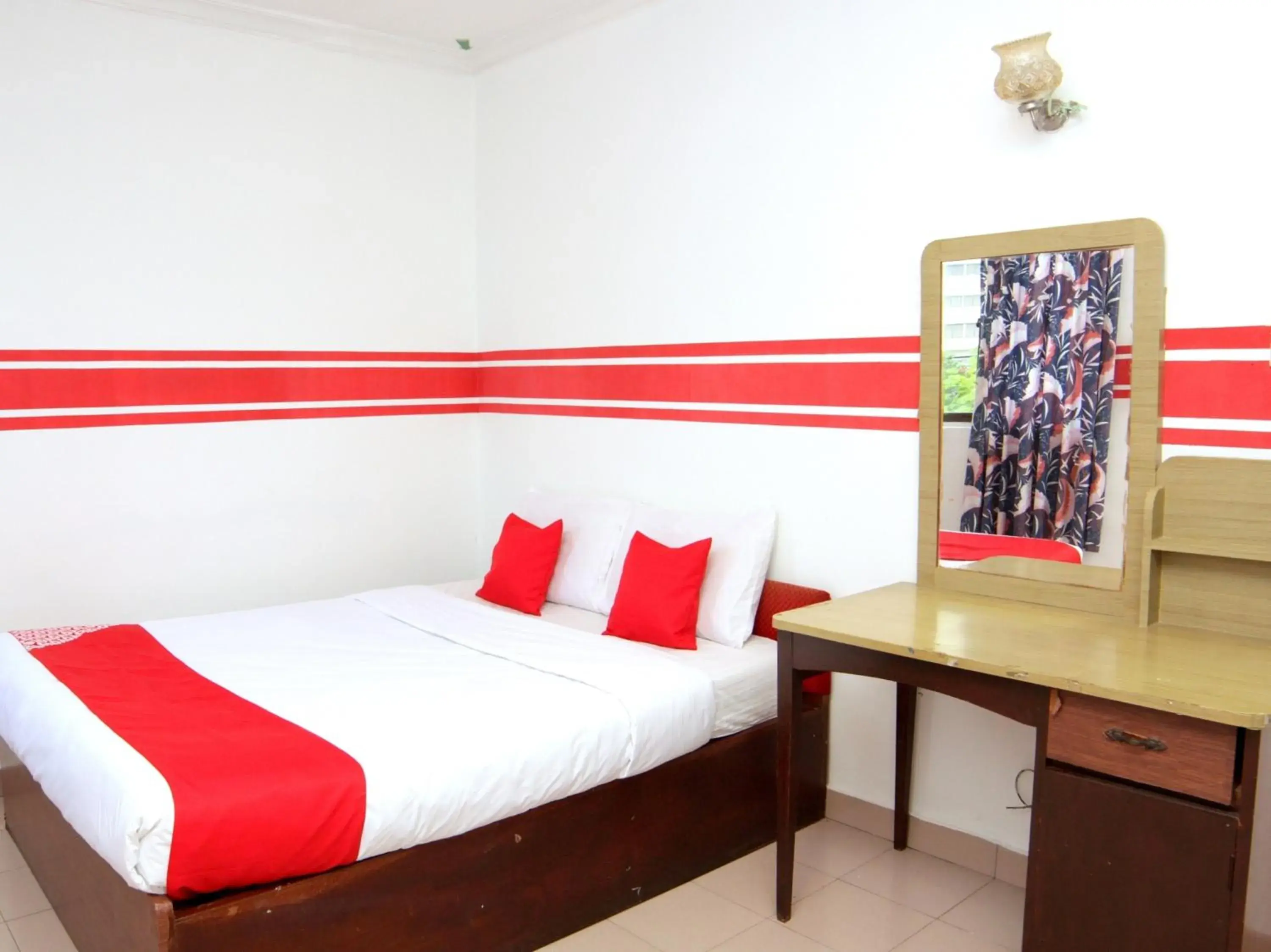 Bedroom, Bed in Super OYO 1173 Mandyrin Hotel