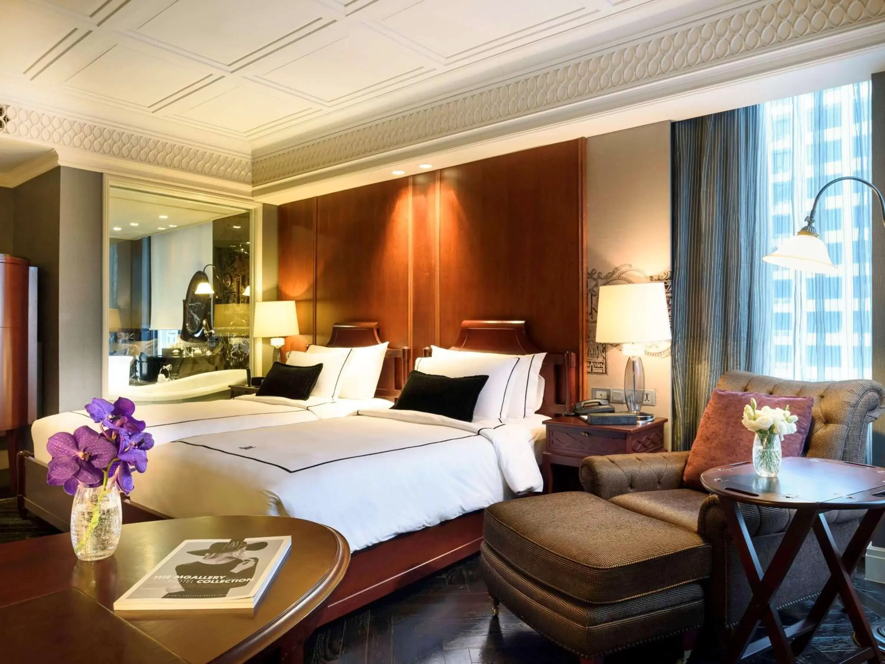 Photo of the whole room, Bed in Hotel Muse Bangkok Langsuan - MGallery