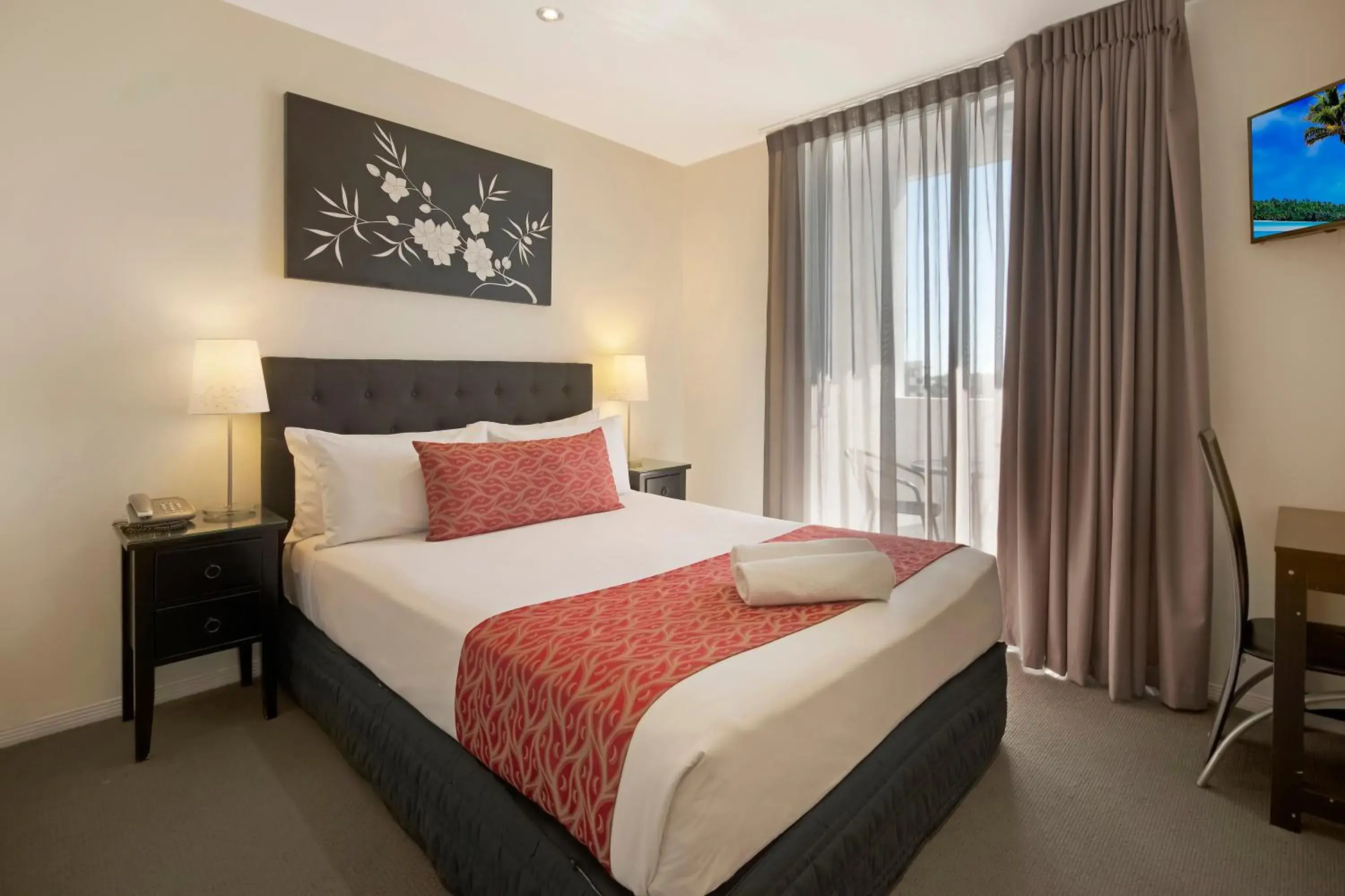 Bedroom, Bed in The Chermside Apartments