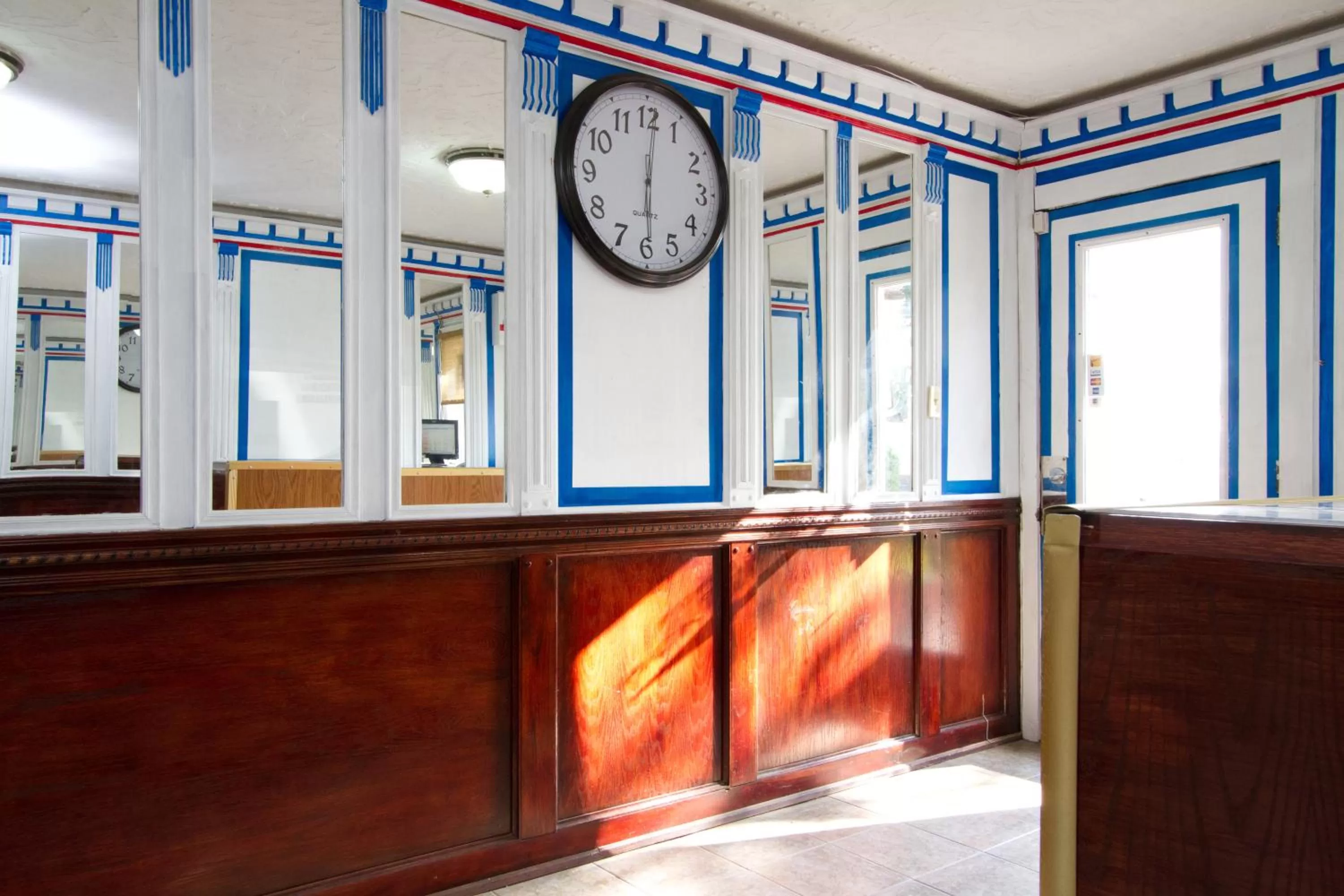 Lobby or reception in Knights Inn Lindsay