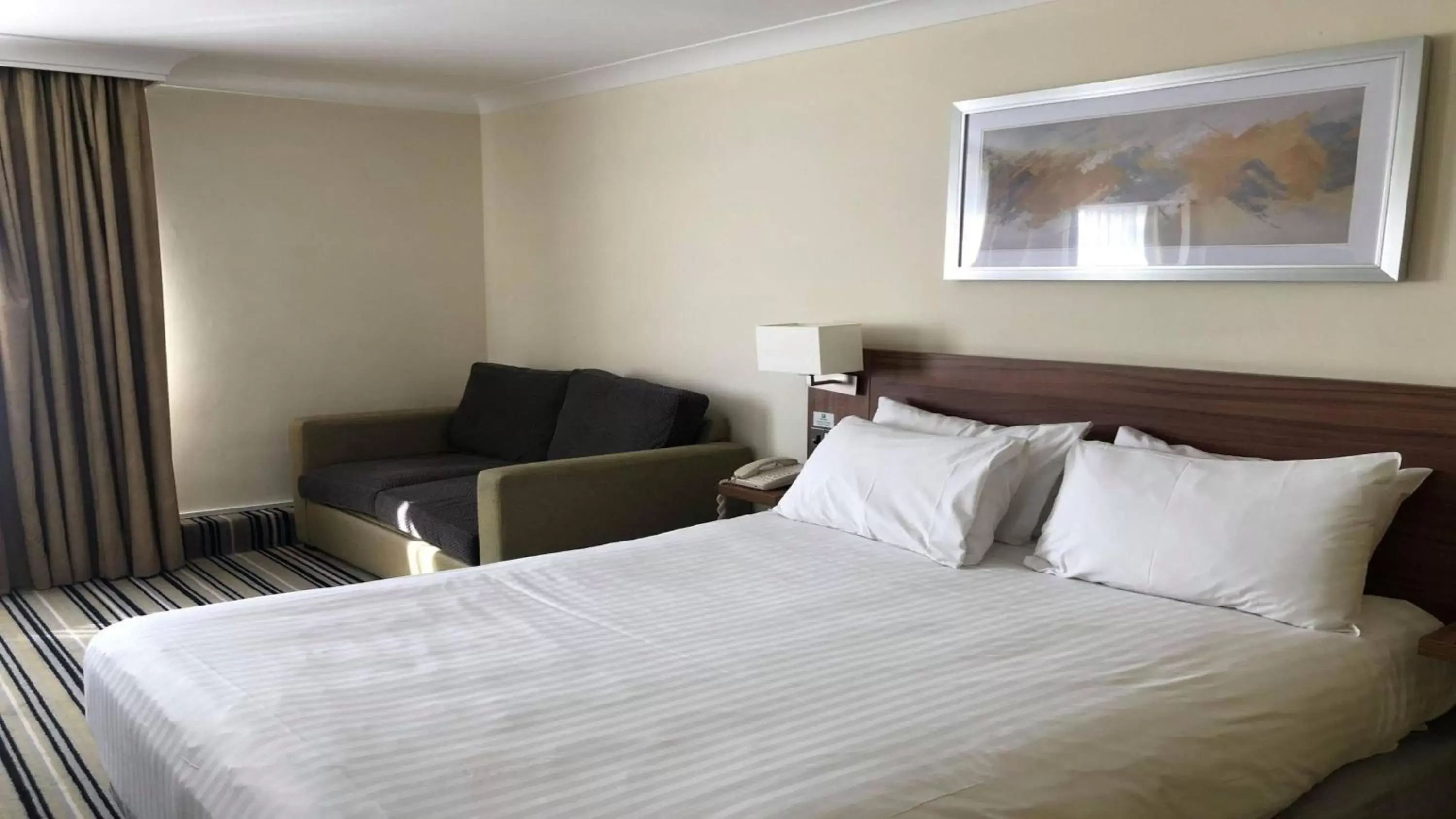 Photo of the whole room, Bed in Holiday Inn Ipswich, an IHG Hotel