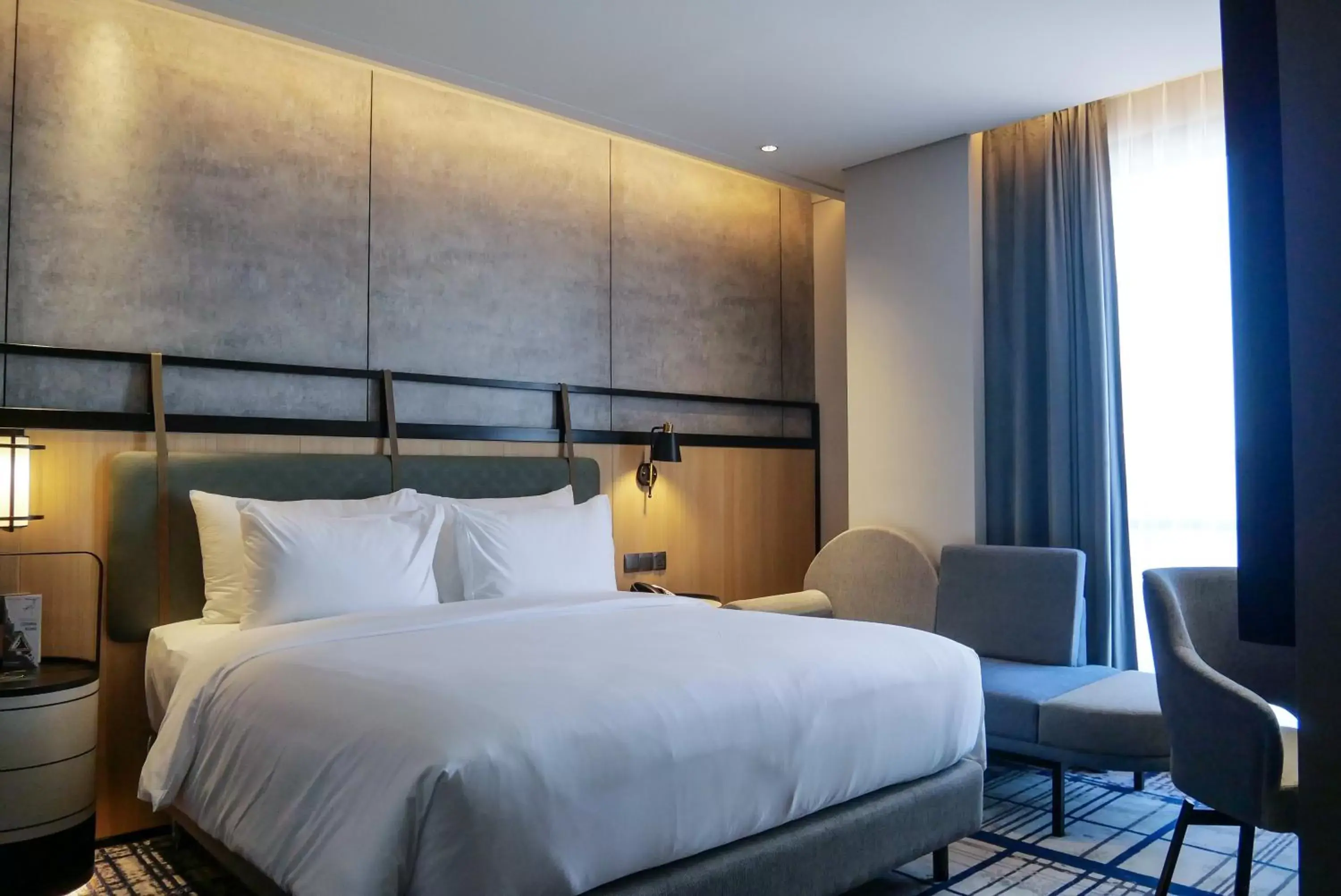 Bed in Mercure Surabaya Manyar