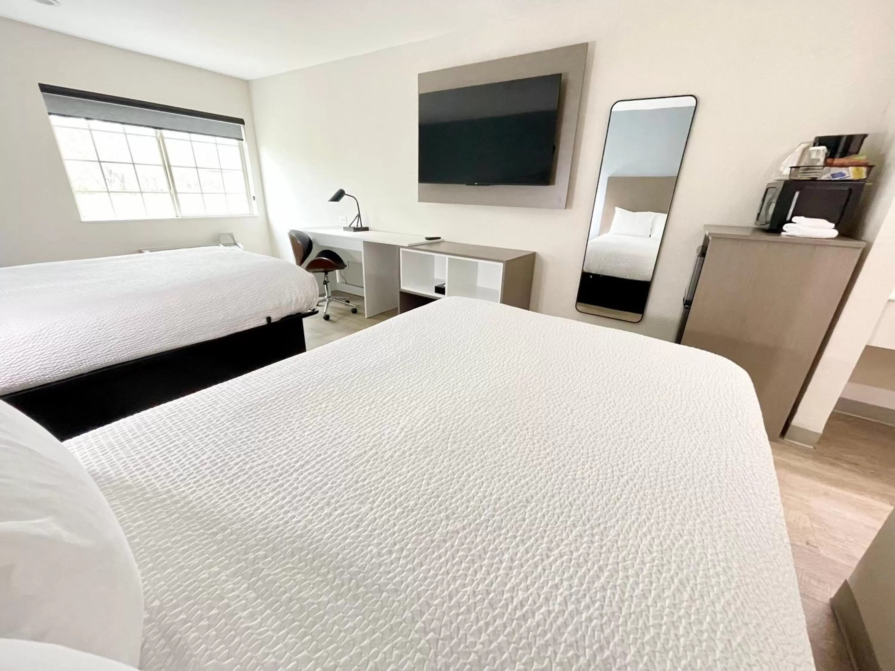 Bed in Days Inn by Wyndham Arlington