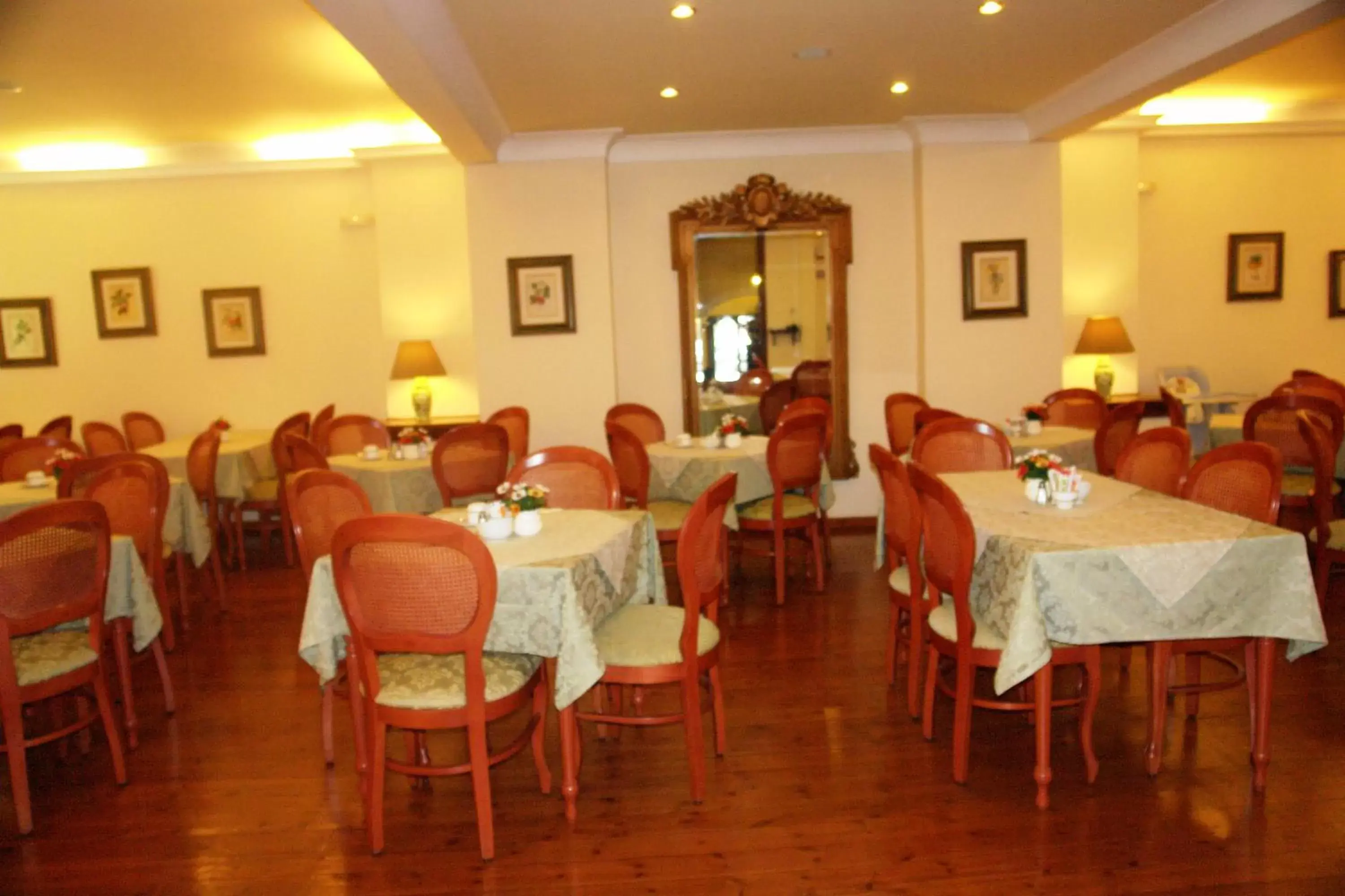 Breakfast, Restaurant/Places to Eat in Cavalieri Hotel