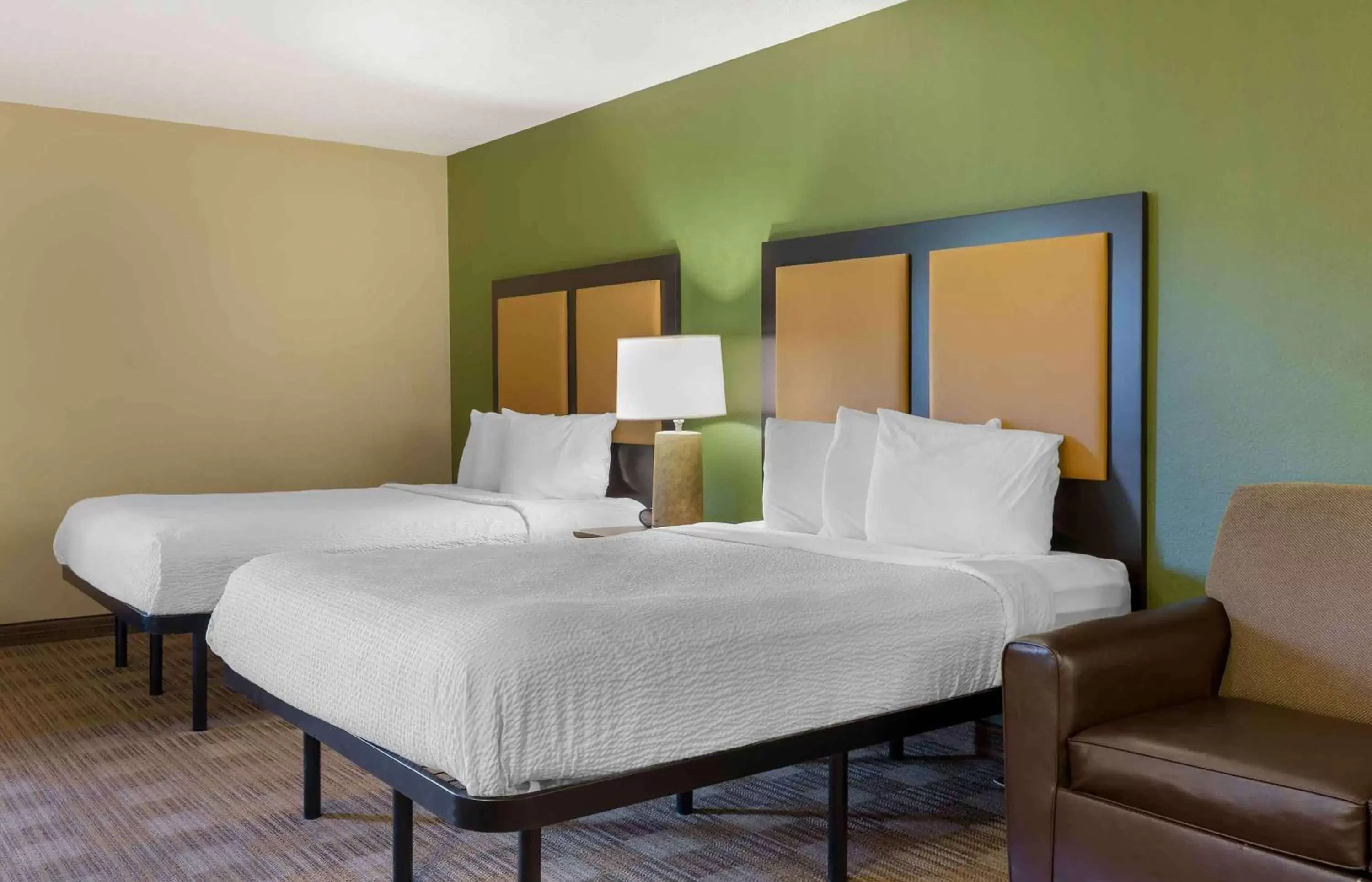 Bedroom, Bed in Extended Stay America Suites - Hartford - Farmington